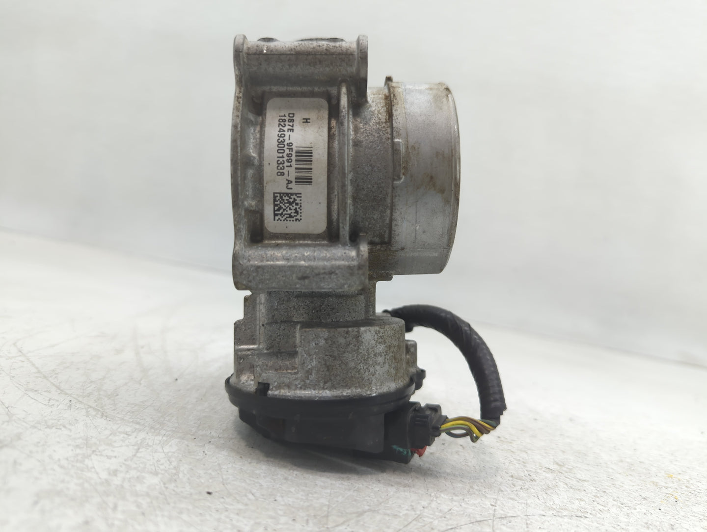 2009-2012 Ford Escape Throttle Body P/N:DS7E-9F991-AJ Fits Fits 2009 2010 2011 2012 OEM Used Auto Parts - Oemusedautoparts1.