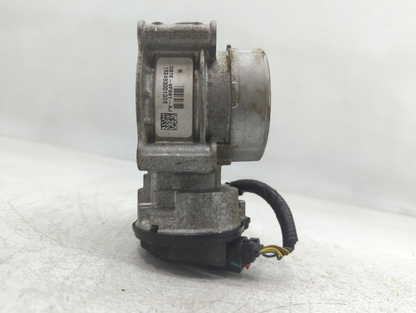 2009-2012 Ford Escape Throttle Body P/N:DS7E-9F991-AJ Fits Fits 2009 2010 2011 2012 OEM Used Auto Parts - Oemusedautoparts1.