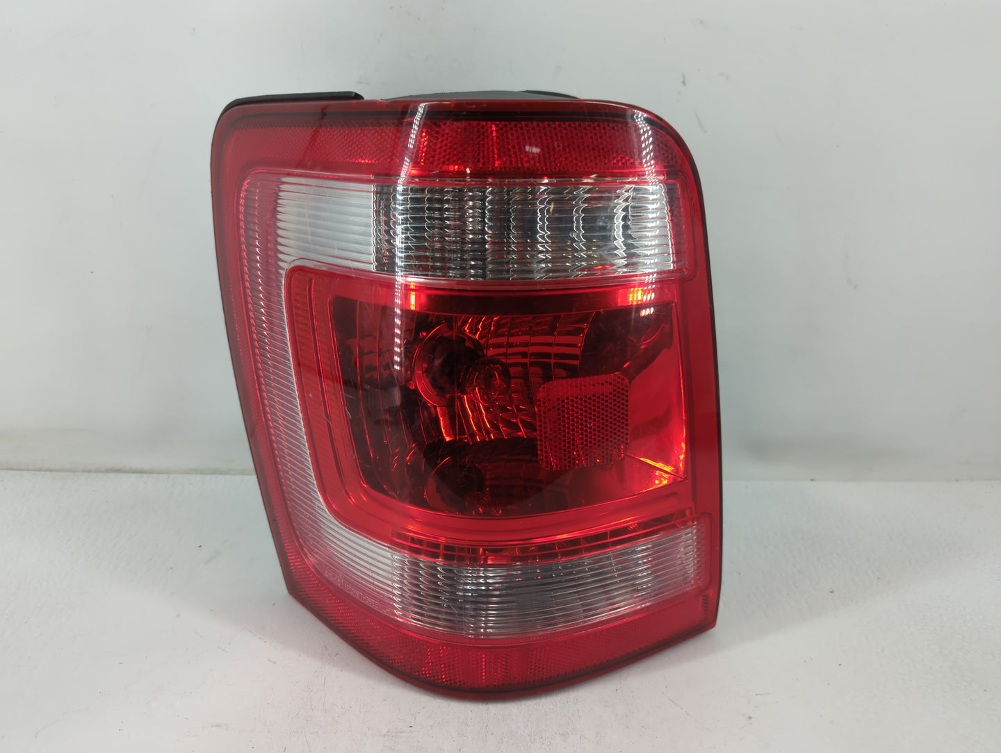 2008-2012 Ford Escape Tail Light Assembly Driver Left OEM P/N:8L84-13B505-A ASY Fits Fits 2008 2009 2010 2011 2012 OEM Used 