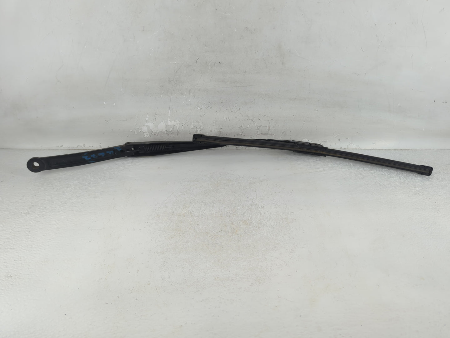 2012 Ford Escape Front Drivers Wiper Arm Oem - Oemusedautoparts1.com