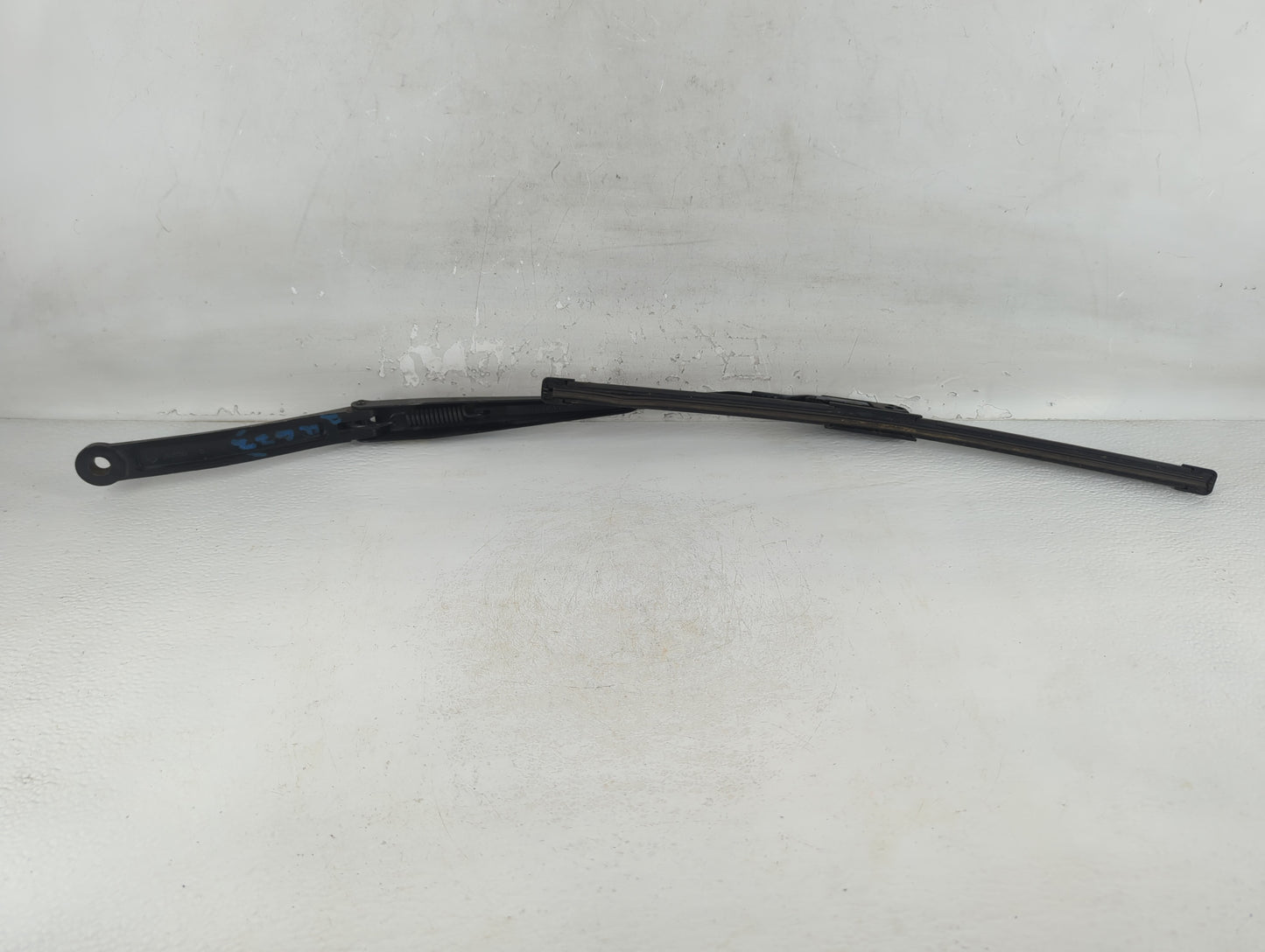 2012 Ford Escape Front Drivers Wiper Arm Oem - Oemusedautoparts1.com