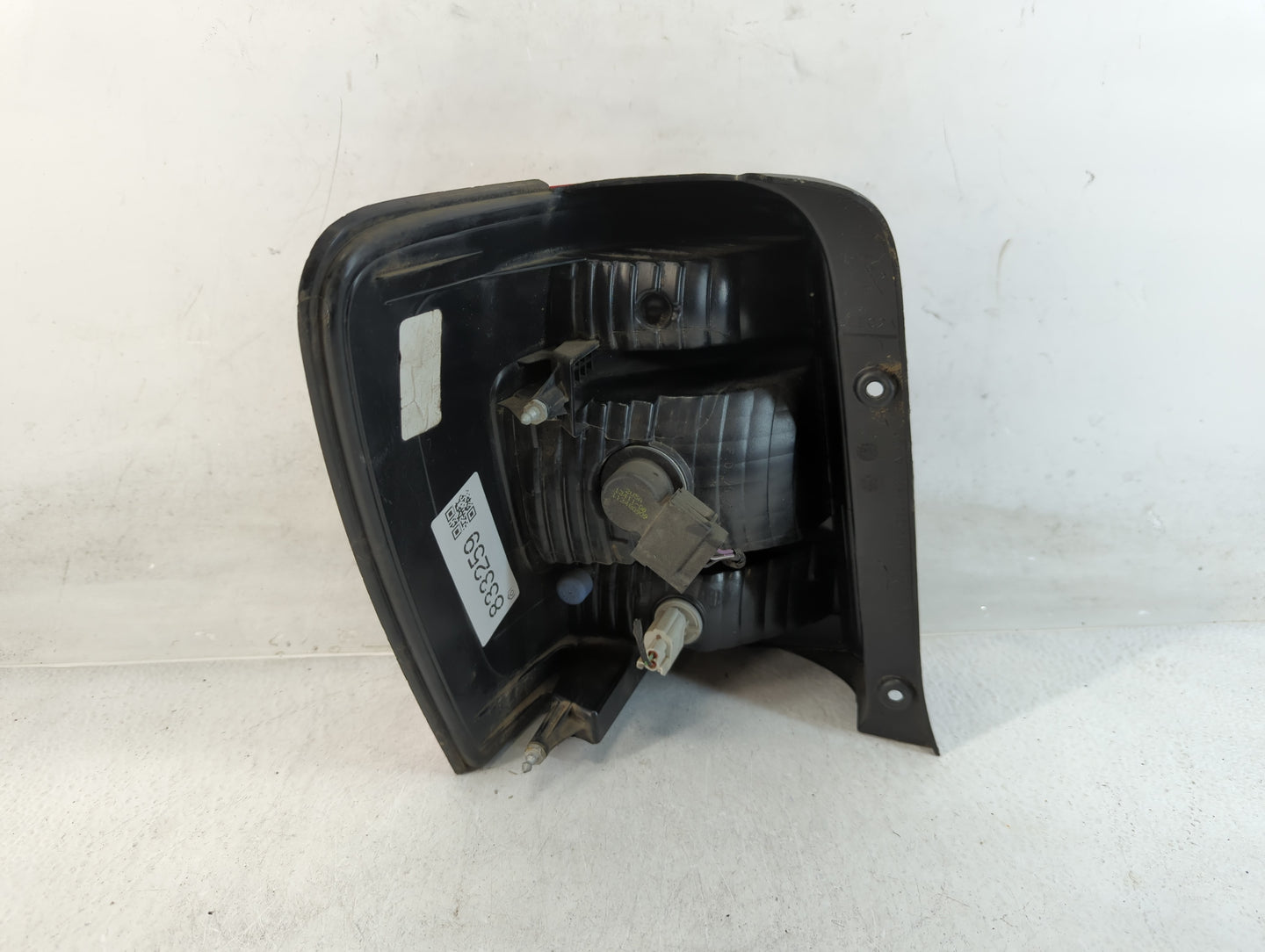 2008-2012 Ford Escape Tail Light Assembly Passenger Right OEM P/N:8L84-13B504-A Fits Fits 2008 2009 2010 2011 2012 OEM Used 