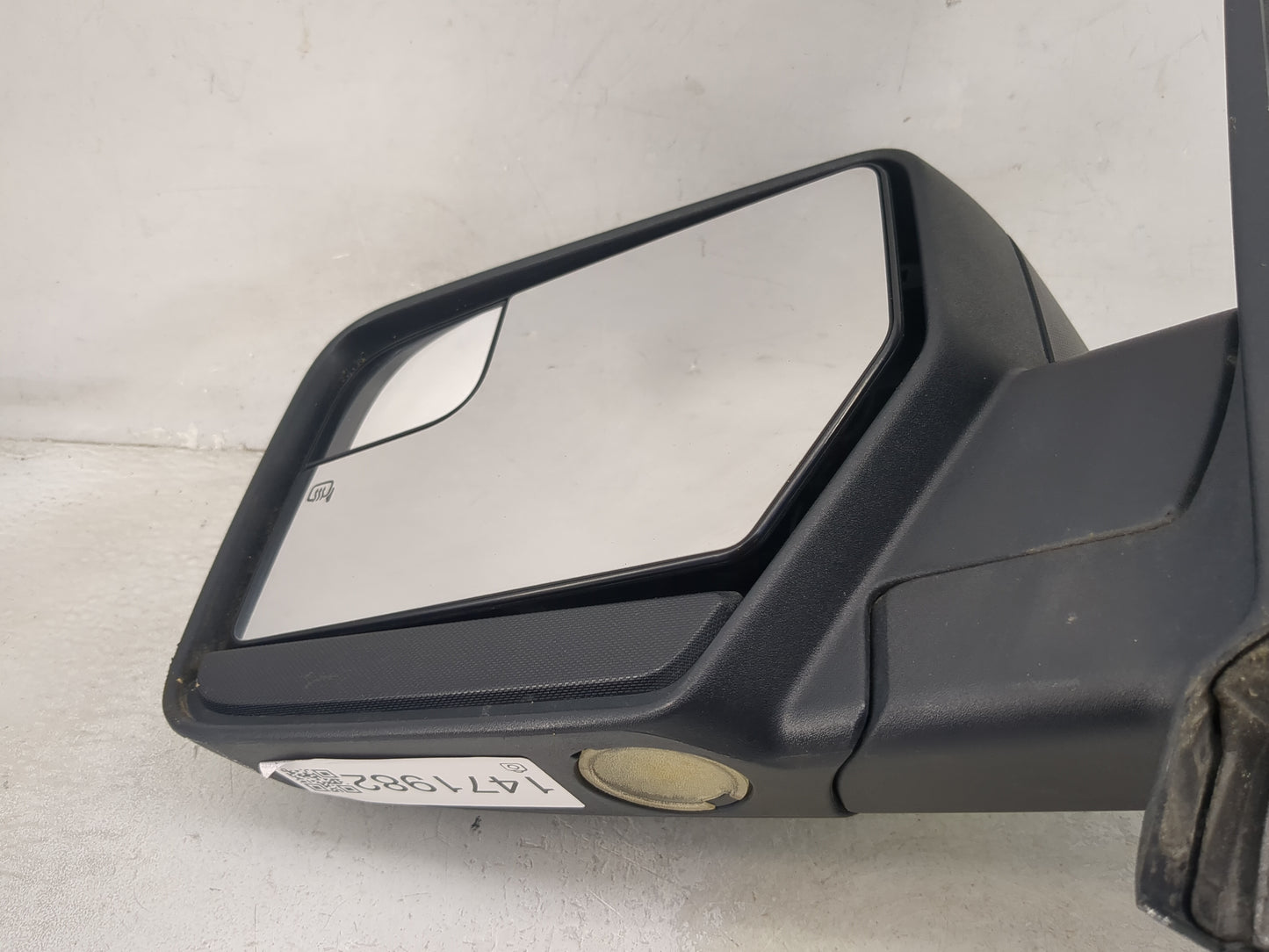 2017 Ford Expedition Driver Side View Mirror - Left Door Mirror OEM Used - Oemusedautoparts1.com