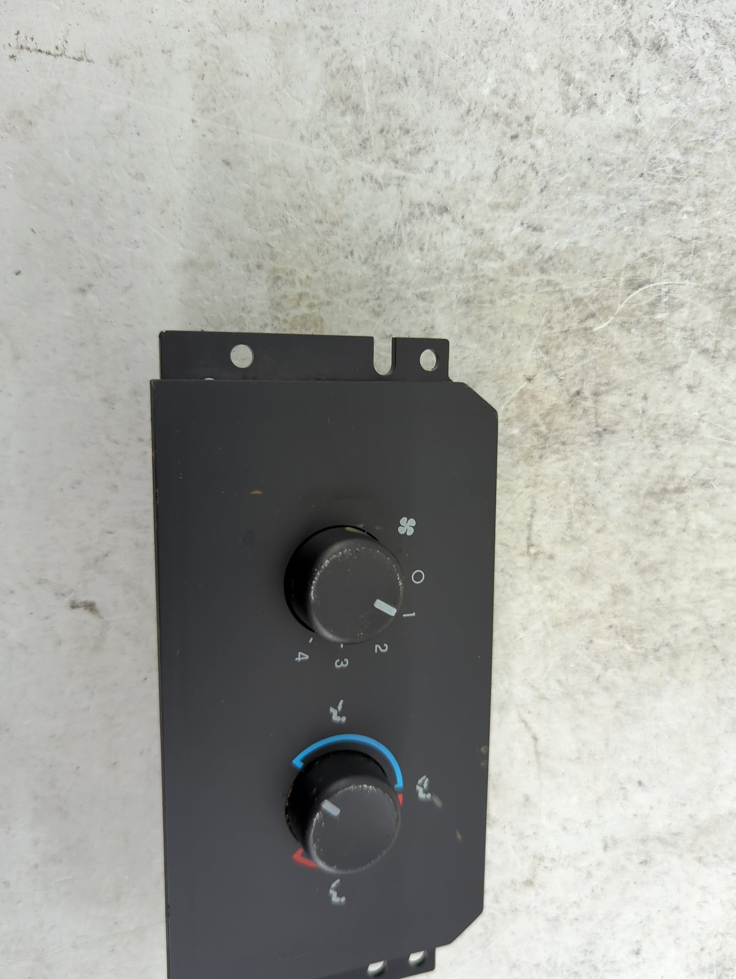 2007-2014 Ford Expedition Climate Control Module Temperature AC/Heater Replacement P/N:8L1H-19980-AB VP8L1H-19980-AB Fits OE