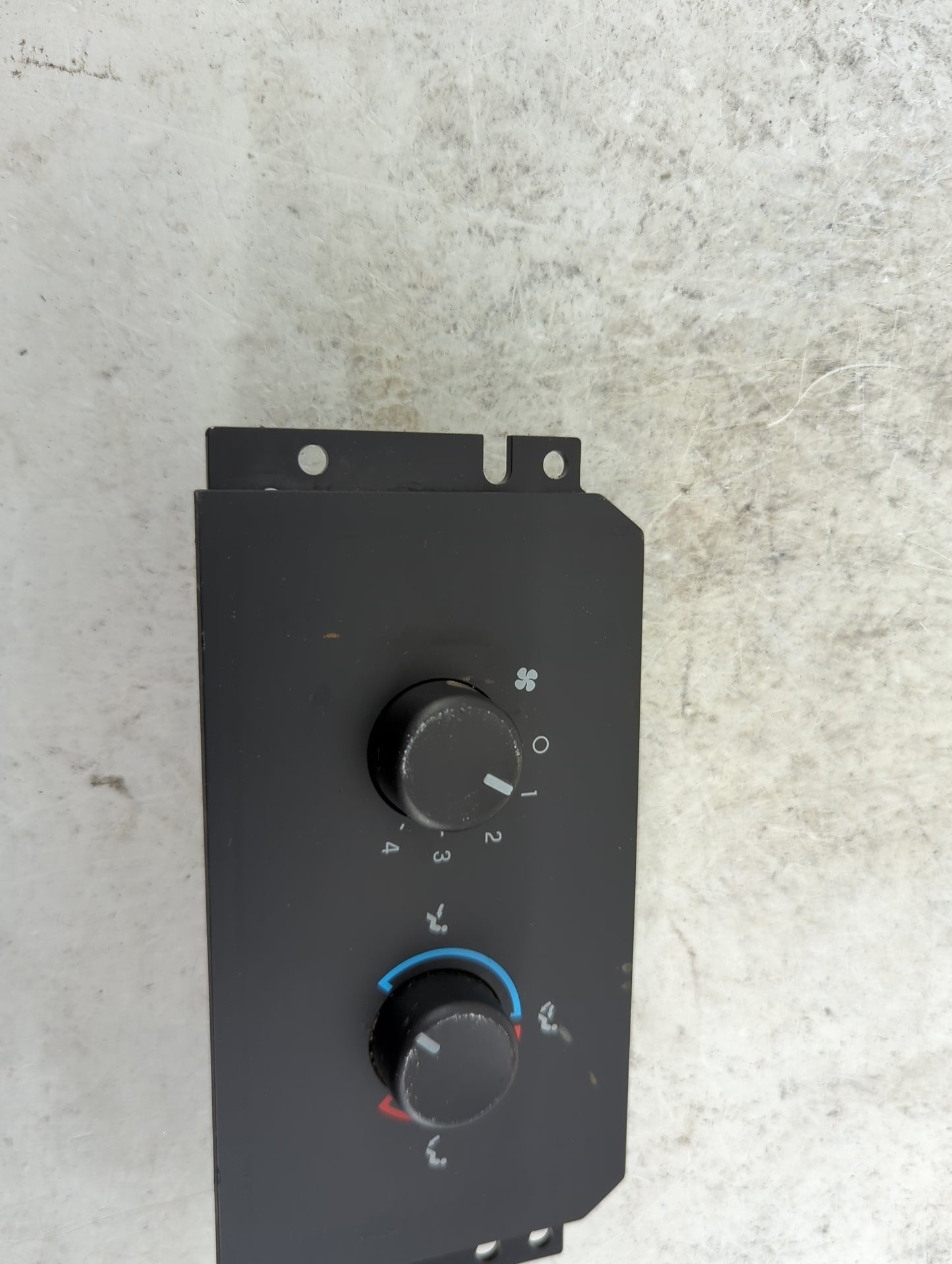 2007-2014 Ford Expedition Climate Control Module Temperature AC/Heater Replacement P/N:8L1H-19980-AB VP8L1H-19980-AB Fits OE