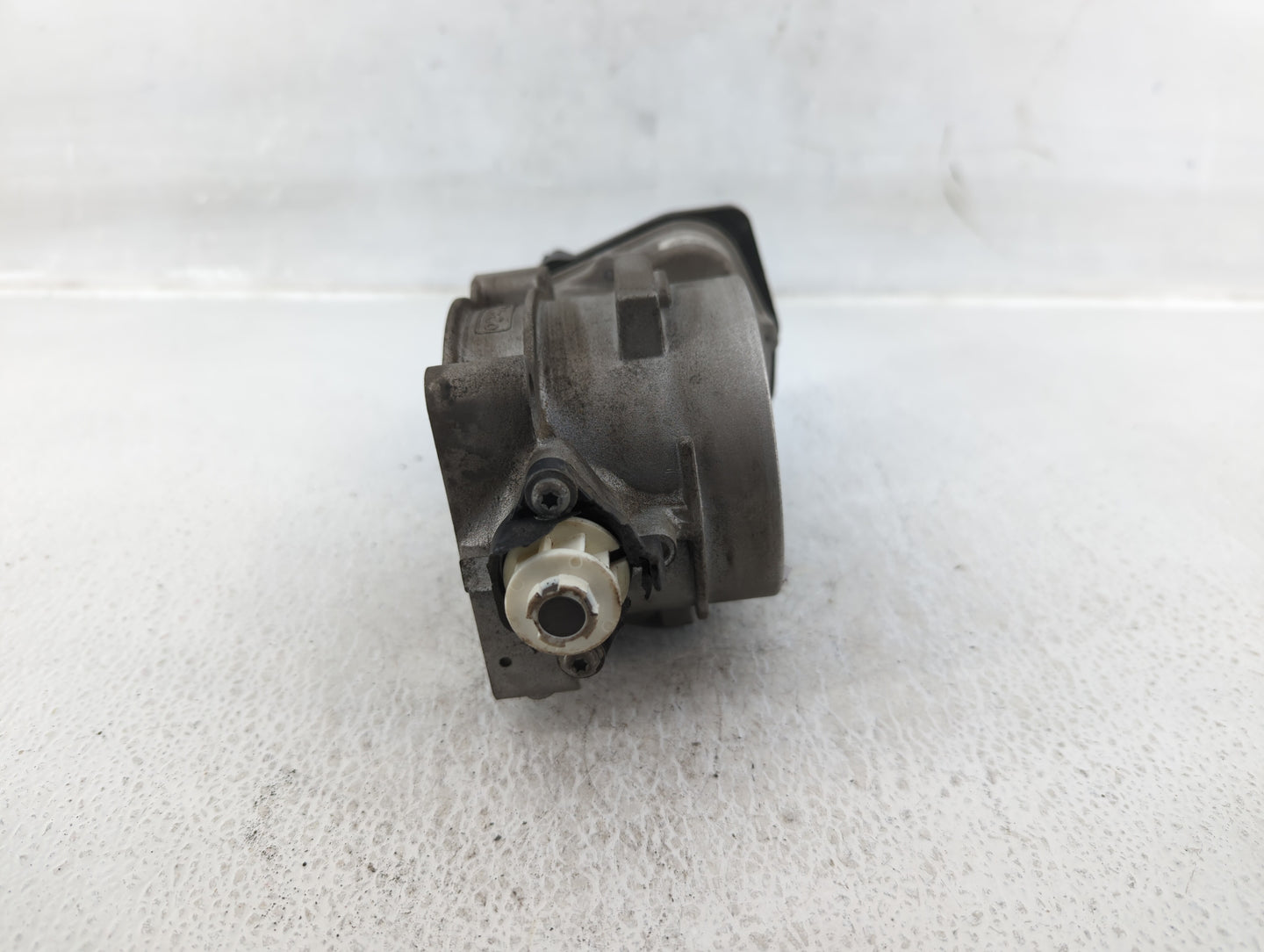 2012 Ford Expedition Throttle Body P/N:8L3E-9F991-CA Fits Fits 2010 2011 2013 2014 OEM Used Auto Parts - Oemusedautoparts1.c