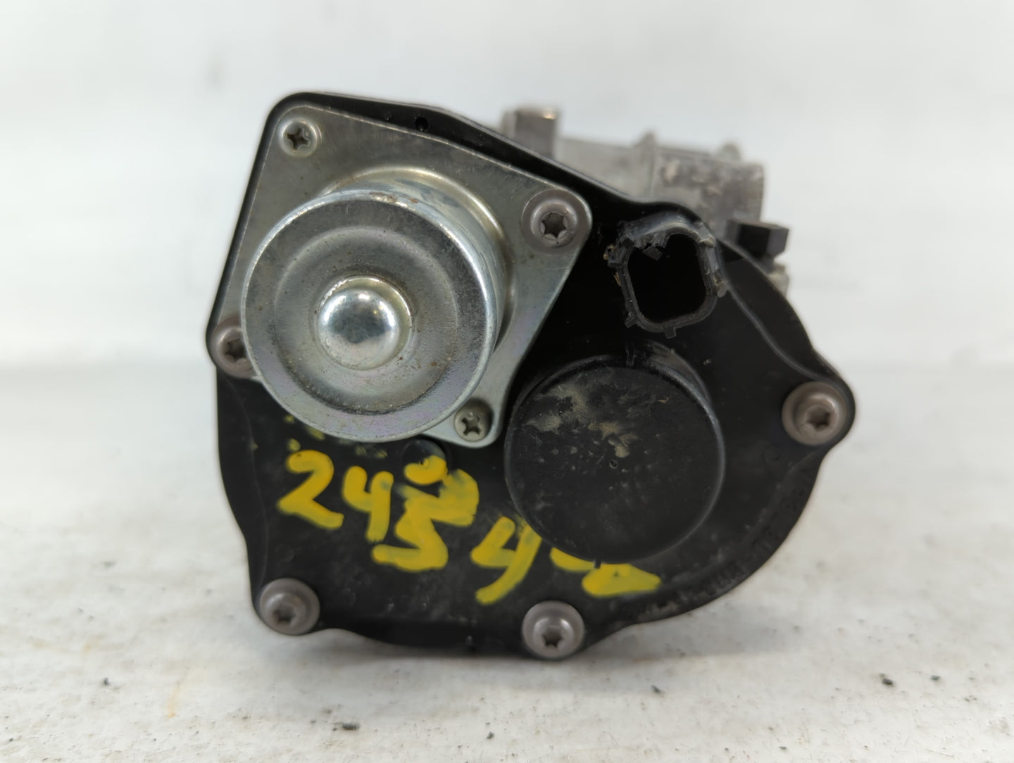 2012 Ford Expedition Throttle Body P/N:8L3E-9F991-CB 10293 C108Q, 8L3E-9F991-CA Fits Fits 2010 2011 2013 2014 OEM Used Auto 