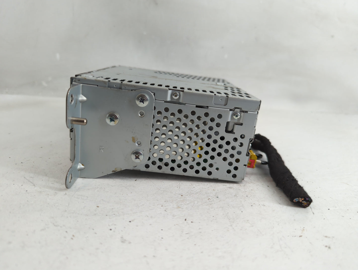 2012 Ford Explorer Radio AM FM Cd Player Receiver Replacement P/N:DB5T-19C107-CC Fits OEM Used Auto Parts - Oemusedautoparts