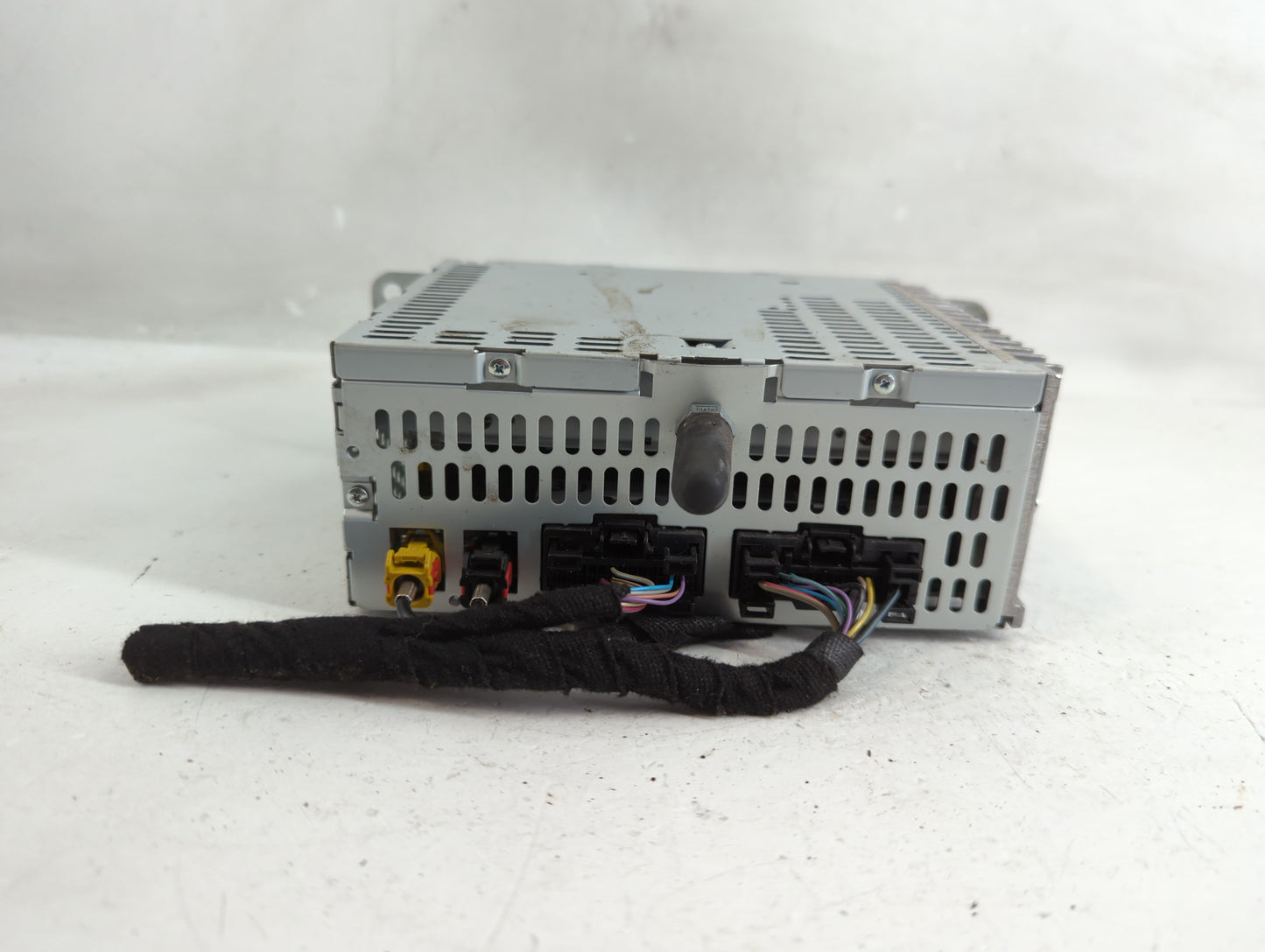 2012 Ford Explorer Radio AM FM Cd Player Receiver Replacement P/N:DB5T-19C107-CC Fits OEM Used Auto Parts - Oemusedautoparts