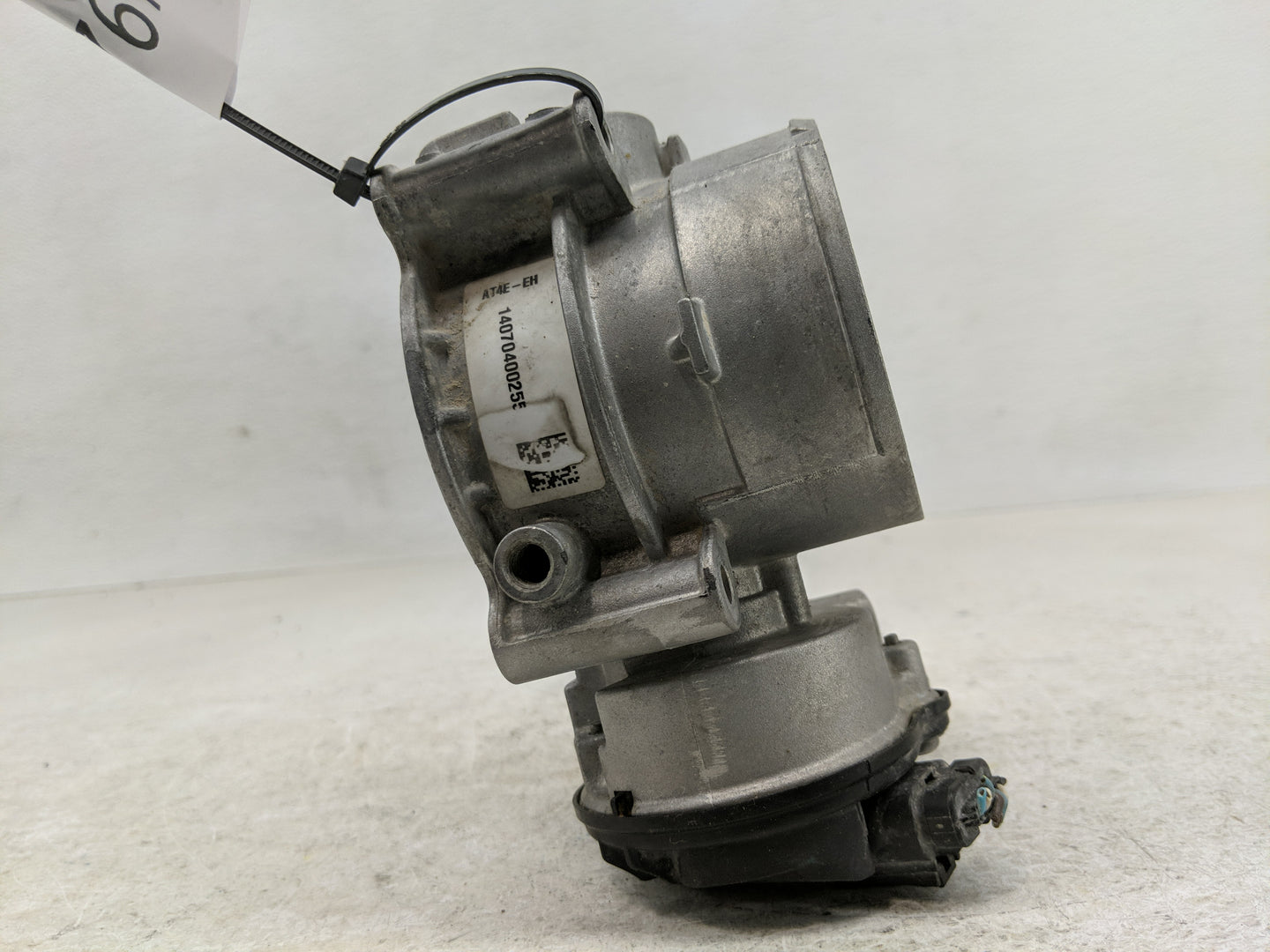 2011-2019 Ford Explorer Throttle Body Fits Fits 2011 2012 2013 2014 2015 2016 2017 2018 2019 OEM Used Auto Parts - Oemusedau