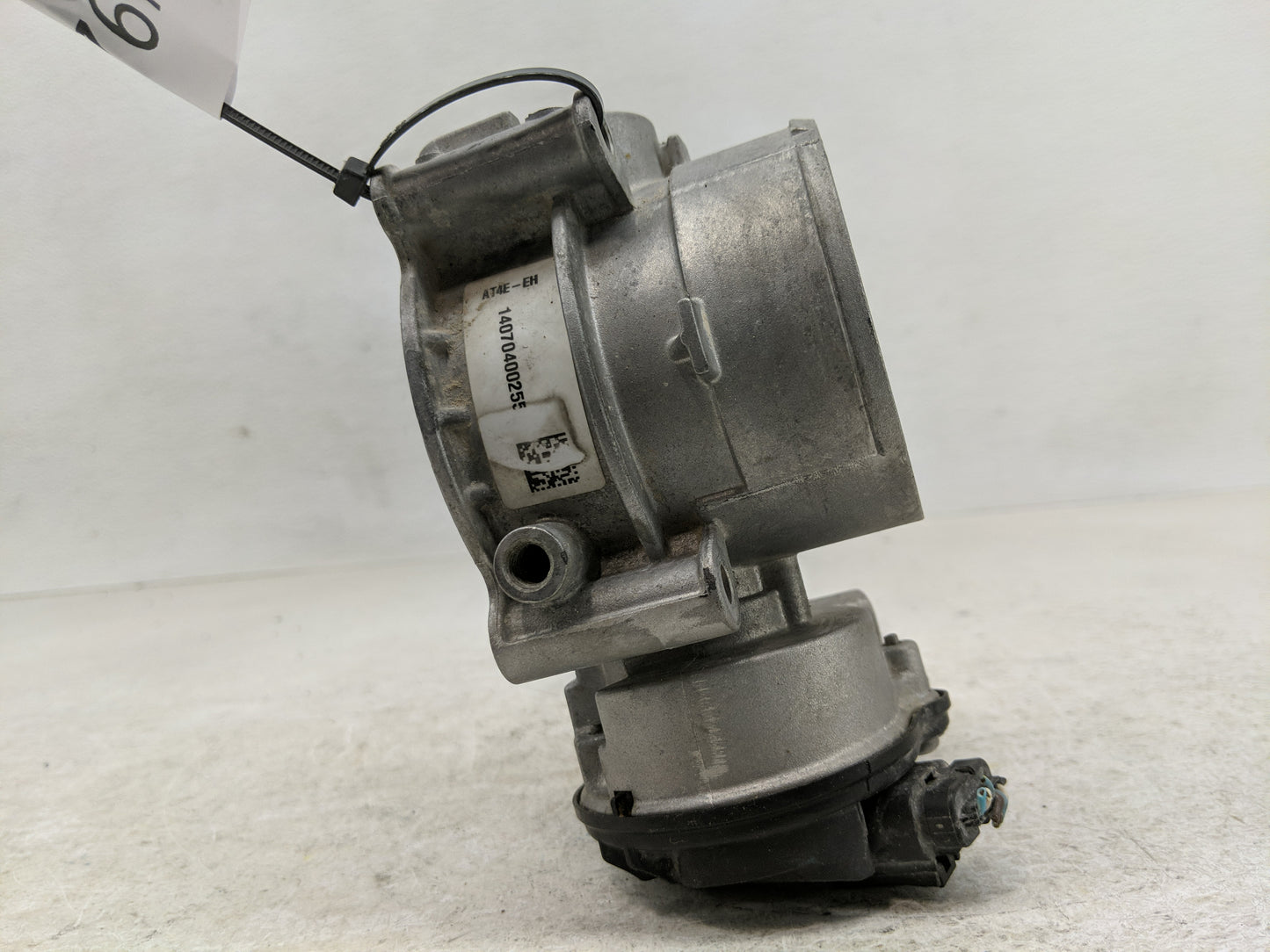 2011-2019 Ford Explorer Throttle Body Fits Fits 2011 2012 2013 2014 2015 2016 2017 2018 2019 OEM Used Auto Parts - Oemusedau