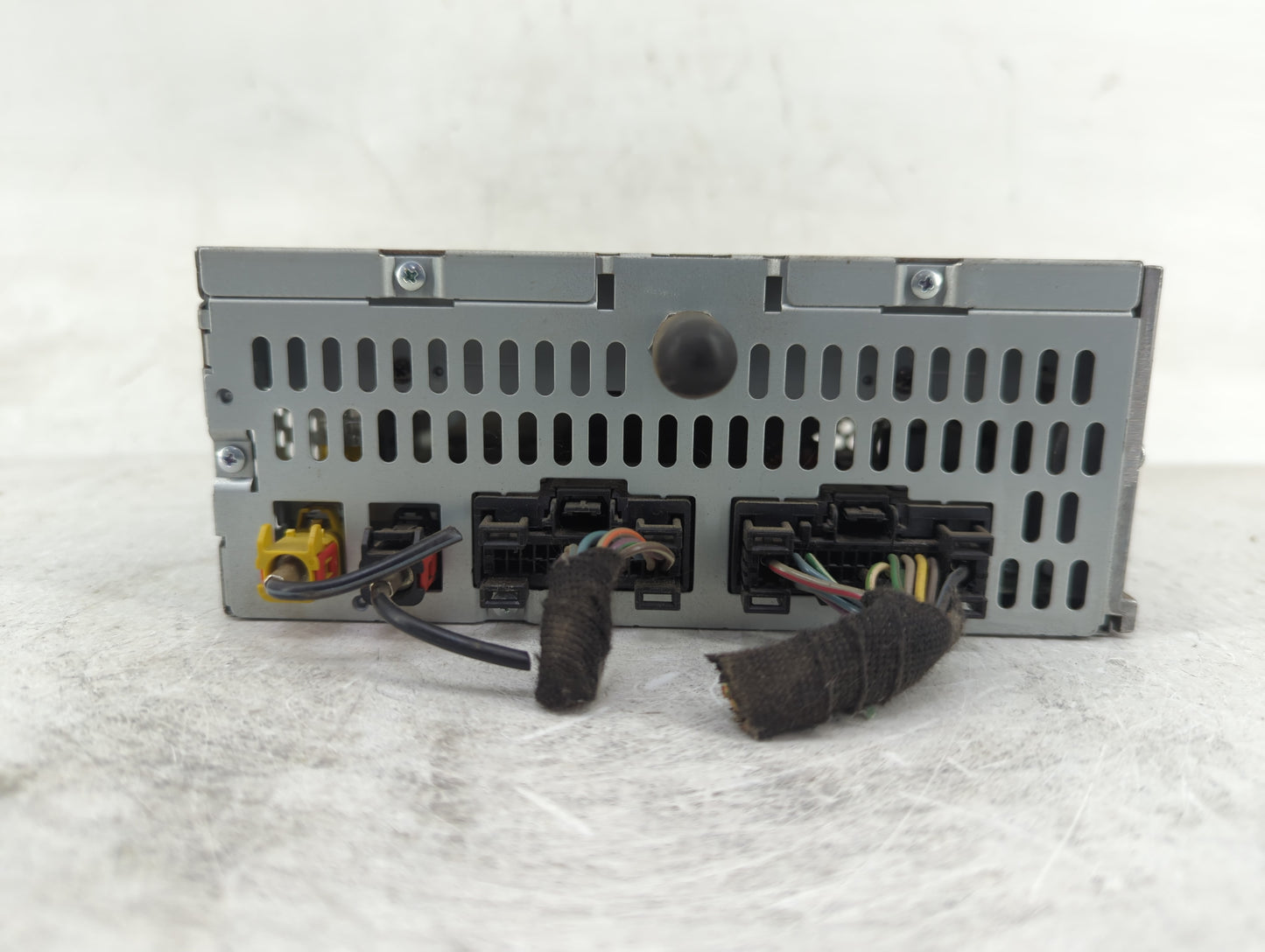 2012 Ford Explorer Radio AM FM Cd Player Receiver Replacement P/N:CB5T-19C107-CC CB5T-19C107-BC Fits OEM Used Auto Parts - O