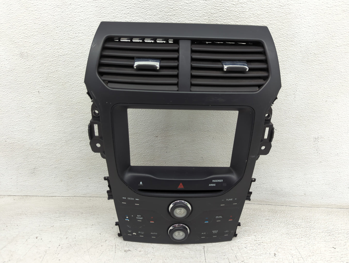 2012-2012 Ford Explorer Radio Control Panel - Oemusedautoparts1.com