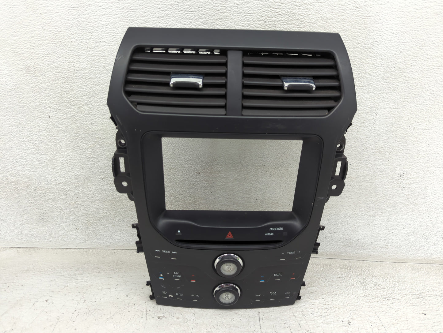 2012-2012 Ford Explorer Radio Control Panel - Oemusedautoparts1.com