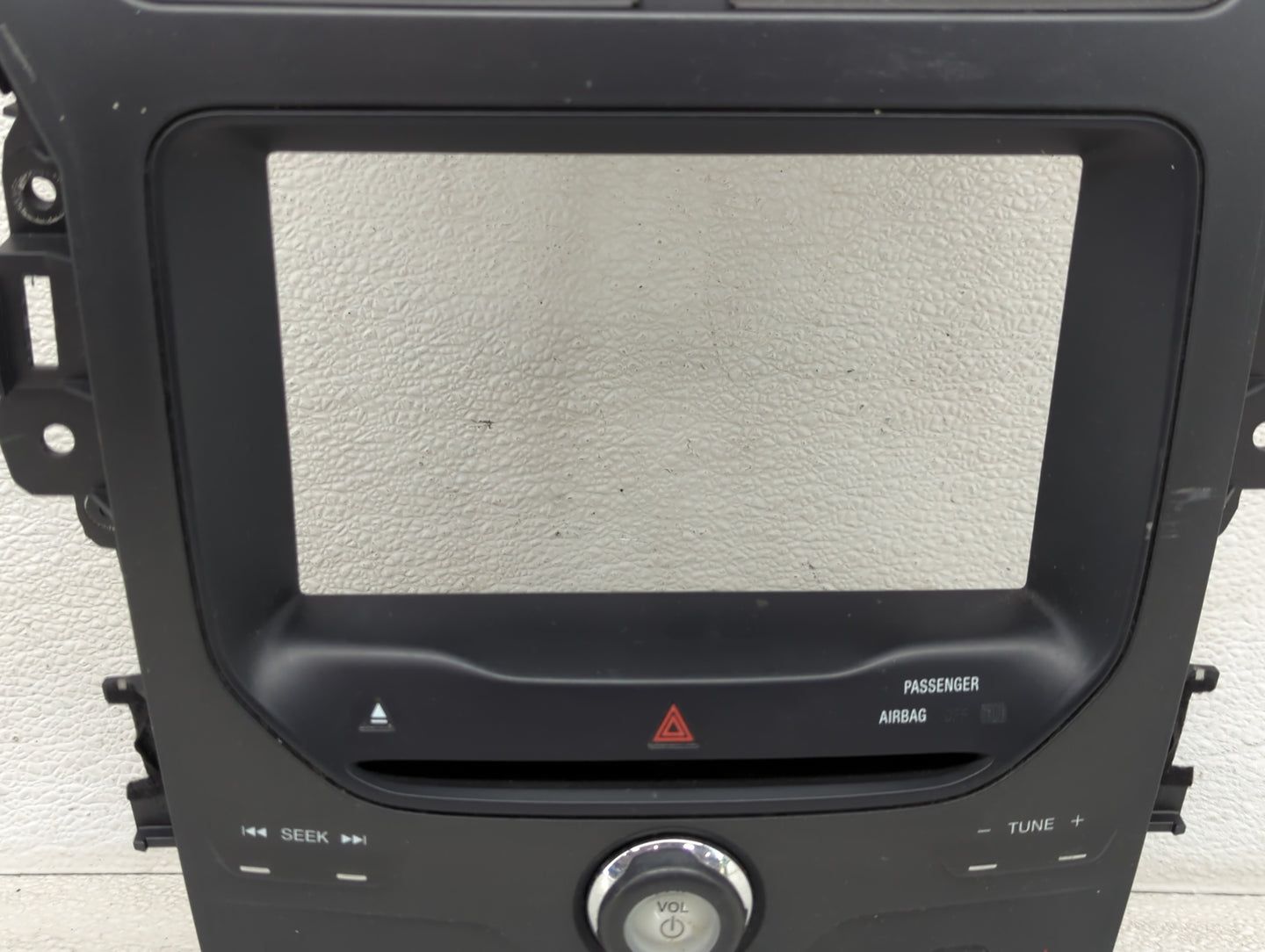 2012-2012 Ford Explorer Radio Control Panel - Oemusedautoparts1.com