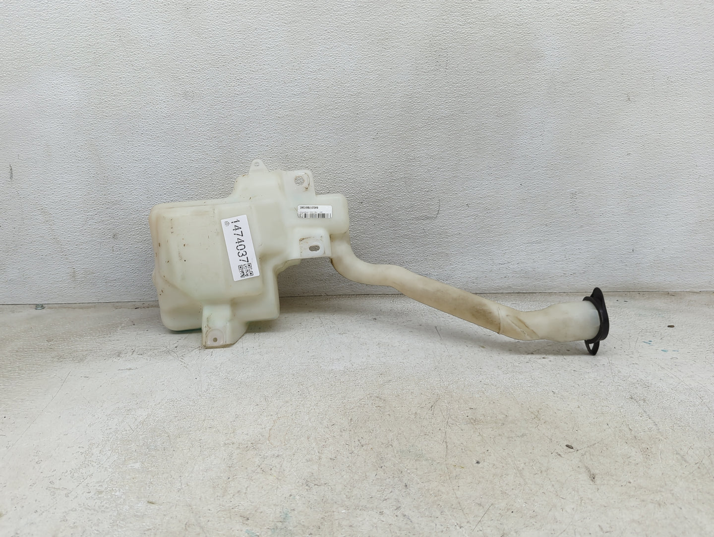 2011-2015 Ford Explorer Windshield Washer Fluid Reservoir Bottle Oem 1474037 - Oemusedautoparts1.com