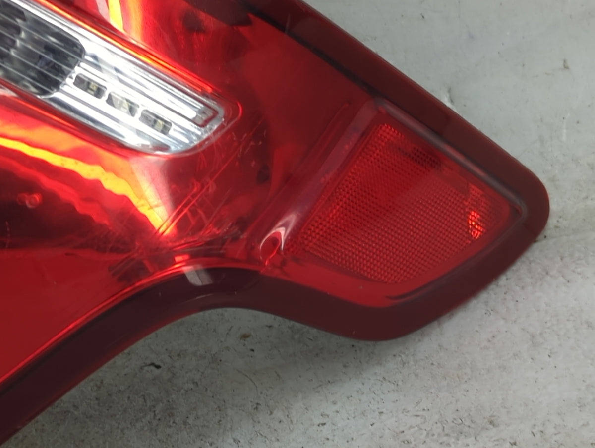 2011-2015 Ford Explorer Tail Light Assembly Passenger Right OEM P/N:BB53-13B504-A BB53-13404-A Fits Fits 2011 2012 2013 2014