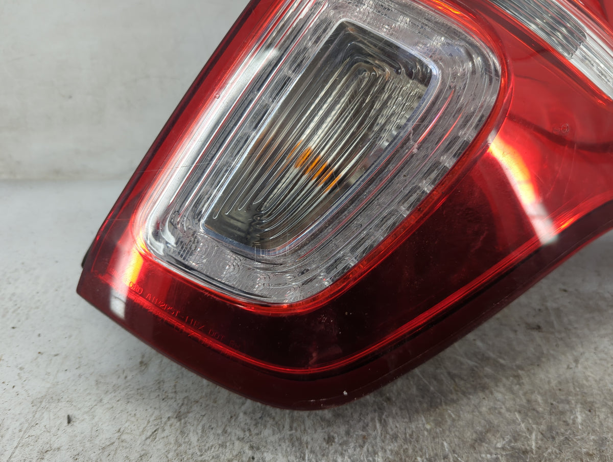 2011-2015 Ford Explorer Tail Light Assembly Passenger Right OEM P/N:BB53-13B504-A BB53-13404-A Fits Fits 2011 2012 2013 2014