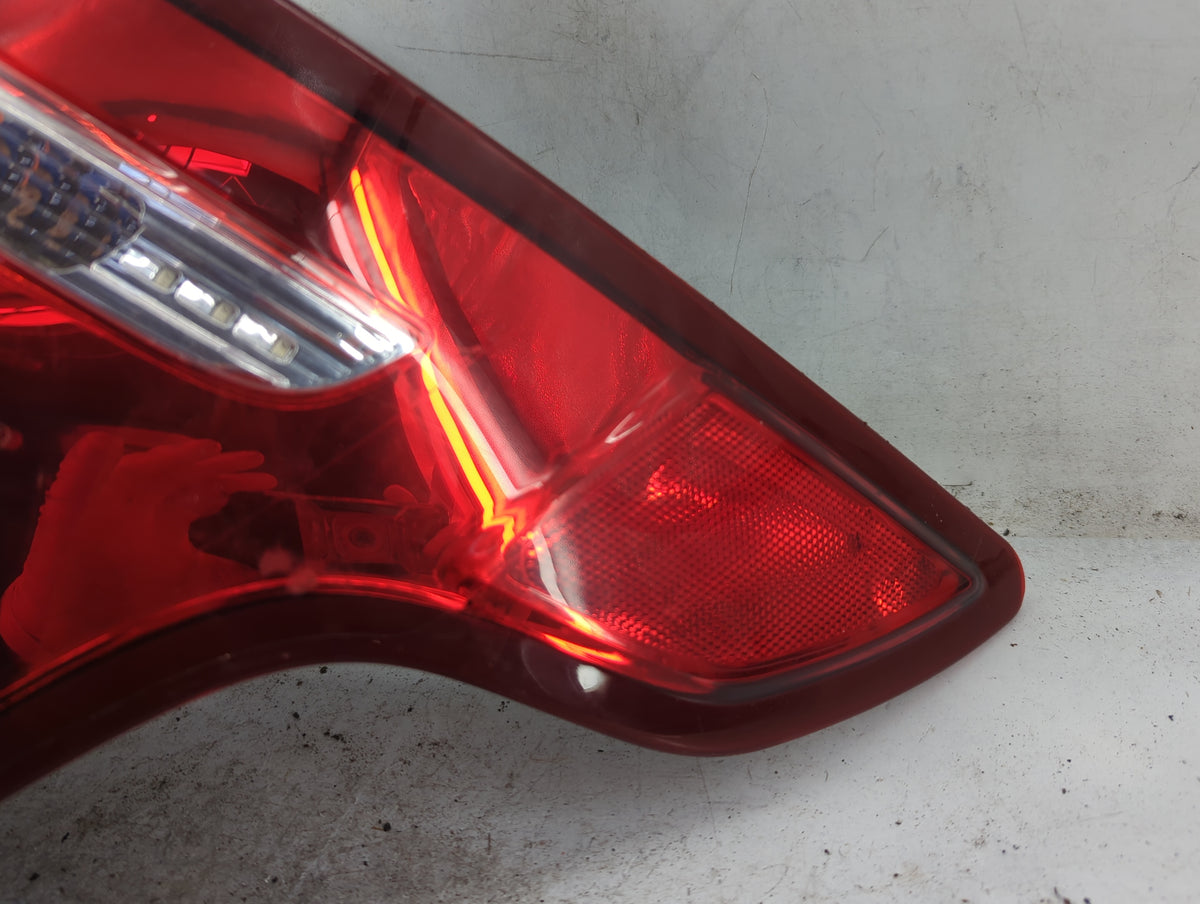 2011-2015 Ford Explorer Tail Light Assembly Passenger Right OEM P/N:BB53-13B504-A BB53-13404-A Fits Fits 2011 2012 2013 2014