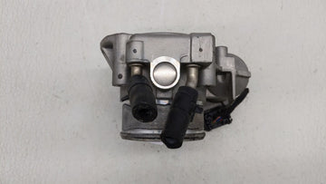 2011-2019 Ford Explorer Throttle Body P/N:AT4E-9F991-EM AT4E-9F991-EL Fits Fits 2011 2012 2013 2014 2015 2016 2017 2018 2019 OEM Used Auto Parts
