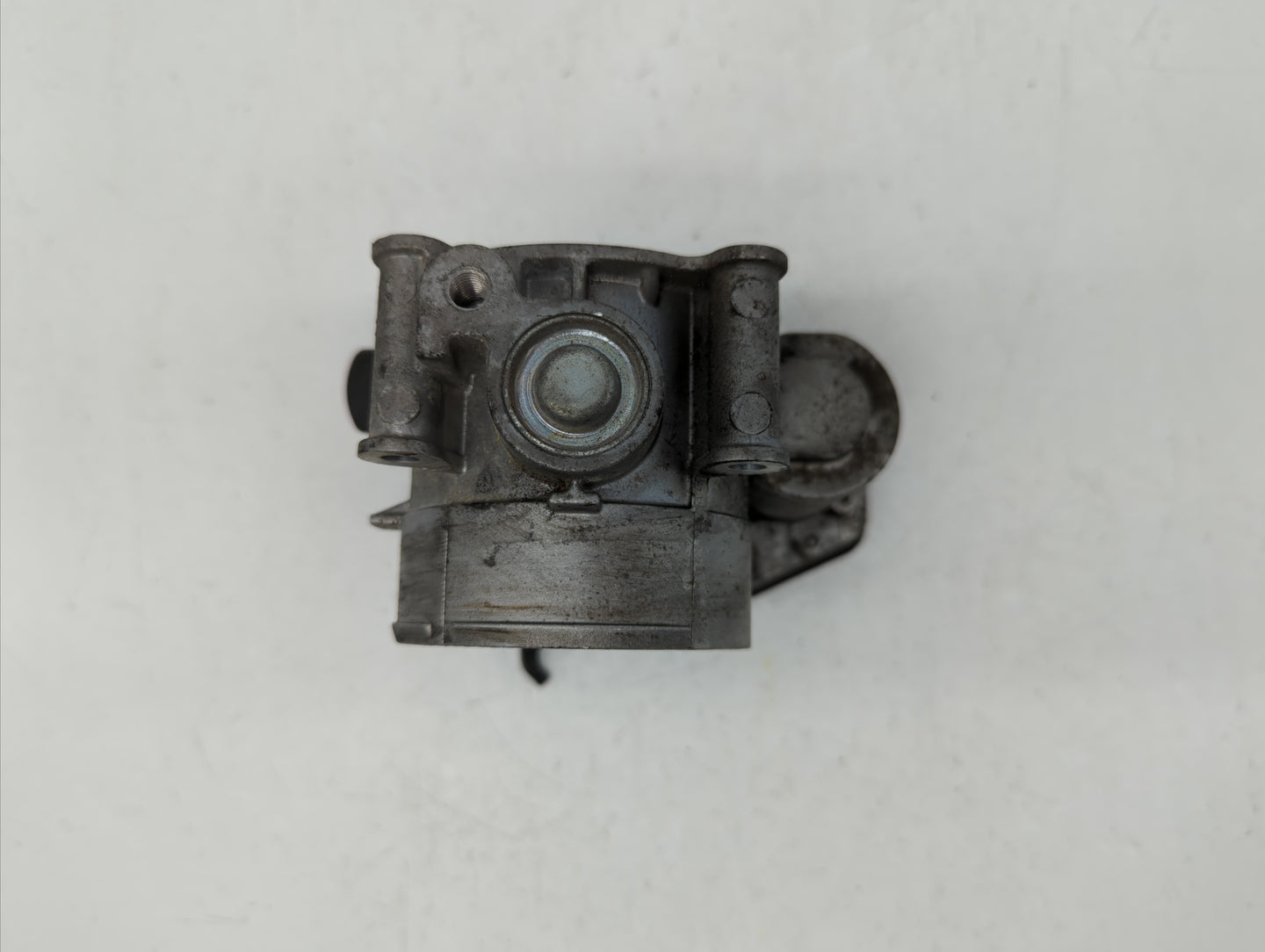 2011-2019 Ford Explorer Throttle Body P/N:AT4E-EF AT4E-9F991-EL, AT4E-ED Fits Fits 2011 2012 2013 2014 2015 2016 2017 2018 2