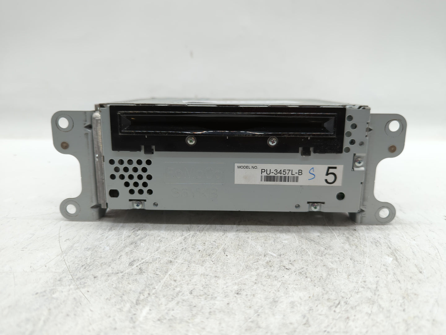 2012-2012 Ford Explorer Am Fm Cd Player Radio Receiver - Oemusedautoparts1.com