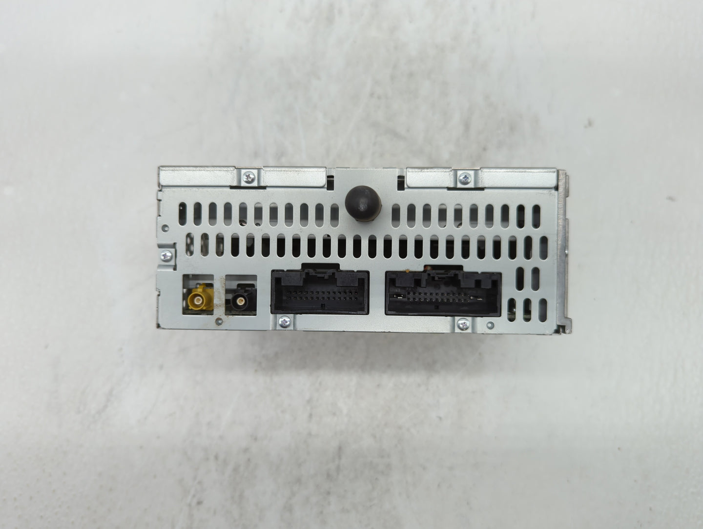 2012-2012 Ford Explorer Am Fm Cd Player Radio Receiver - Oemusedautoparts1.com