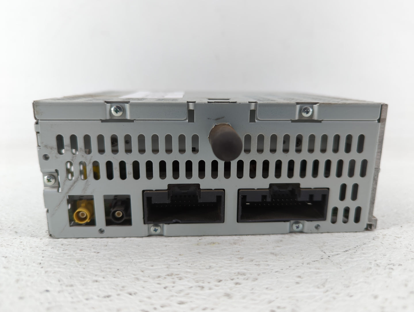 2012-2012 Ford Explorer Am Fm Cd Player Radio Receiver - Oemusedautoparts1.com