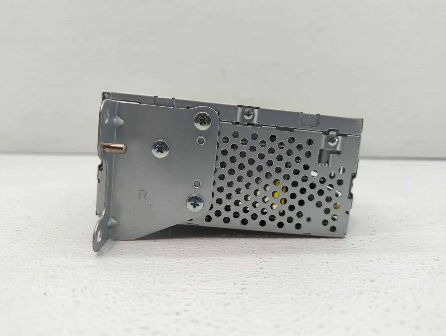 2012-2012 Ford Explorer Am Fm Cd Player Radio Receiver - Oemusedautoparts1.com