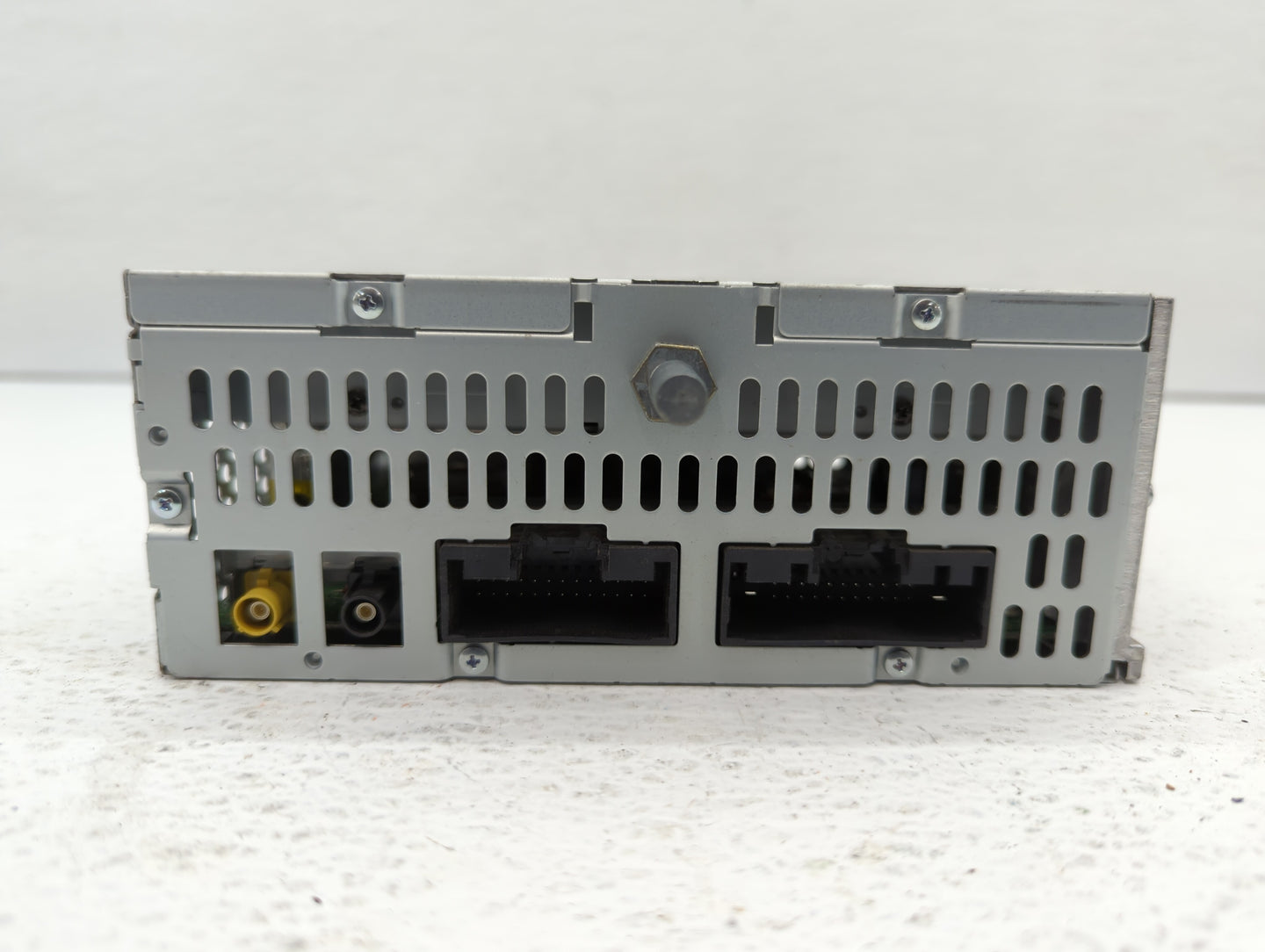 2012-2012 Ford Explorer Am Fm Cd Player Radio Receiver - Oemusedautoparts1.com