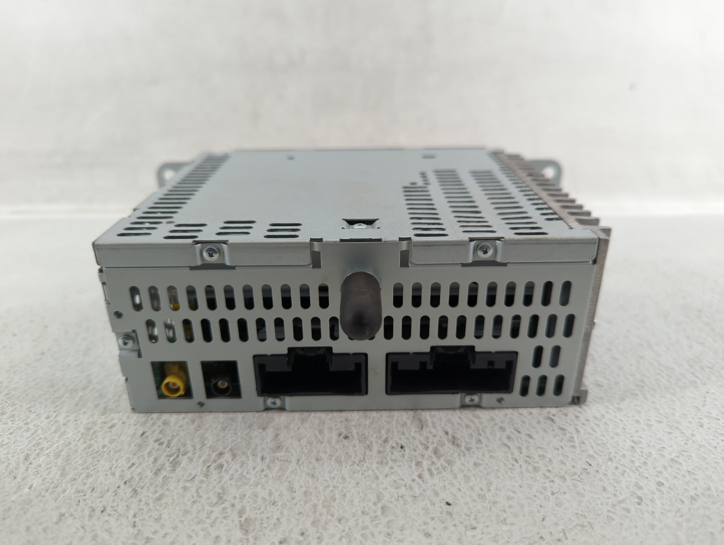 2012-2012 Ford Explorer Am Fm Cd Player Radio Receiver - Oemusedautoparts1.com