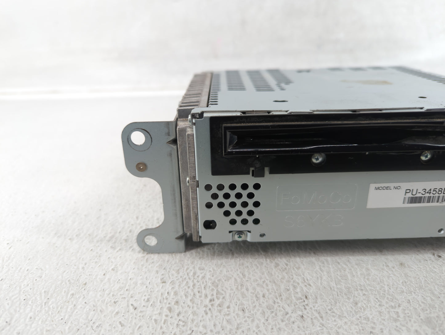 2012-2012 Ford Explorer Am Fm Cd Player Radio Receiver - Oemusedautoparts1.com
