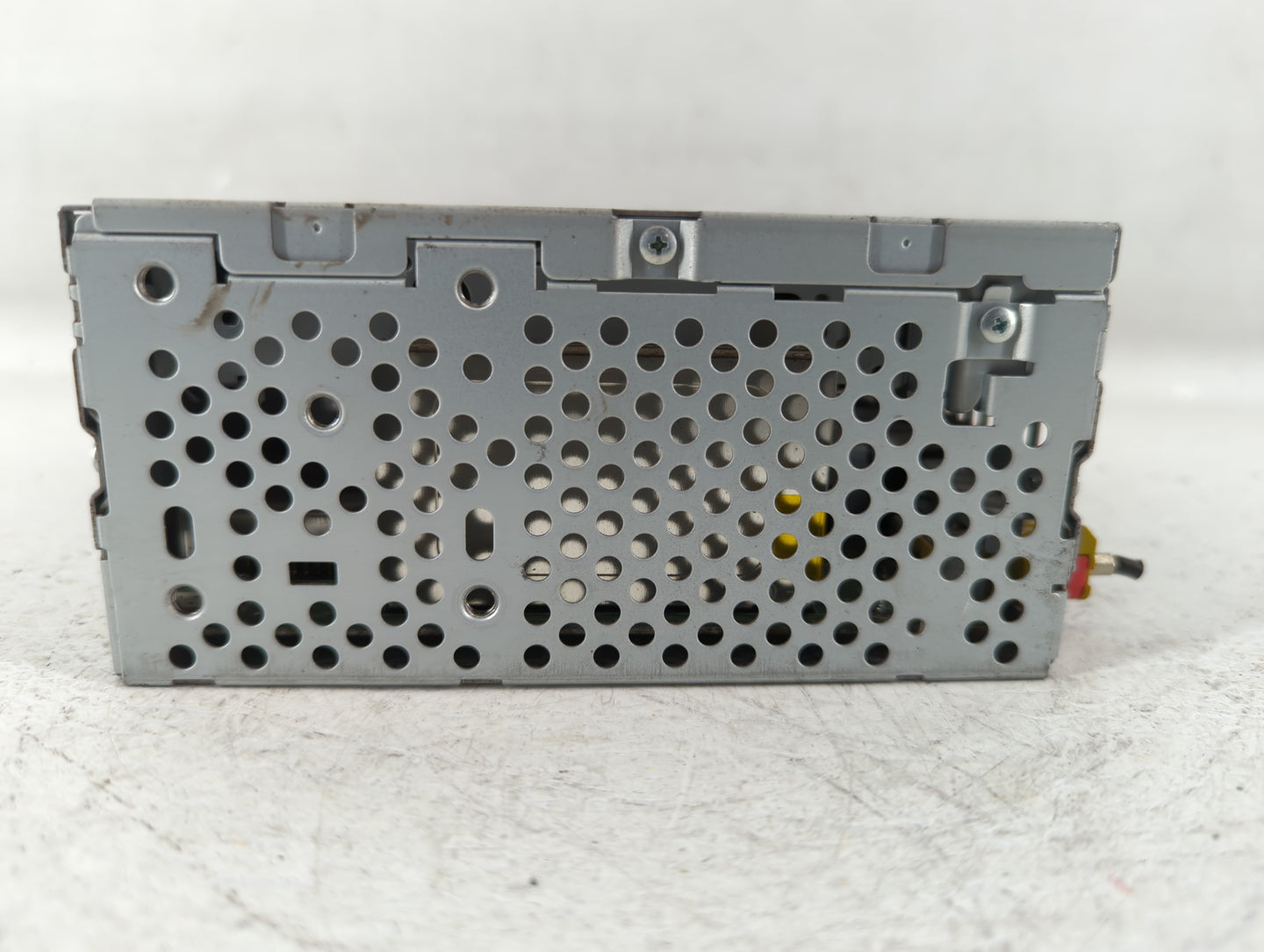 2012-2012 Ford Explorer Am Fm Cd Player Radio Receiver - Oemusedautoparts1.com