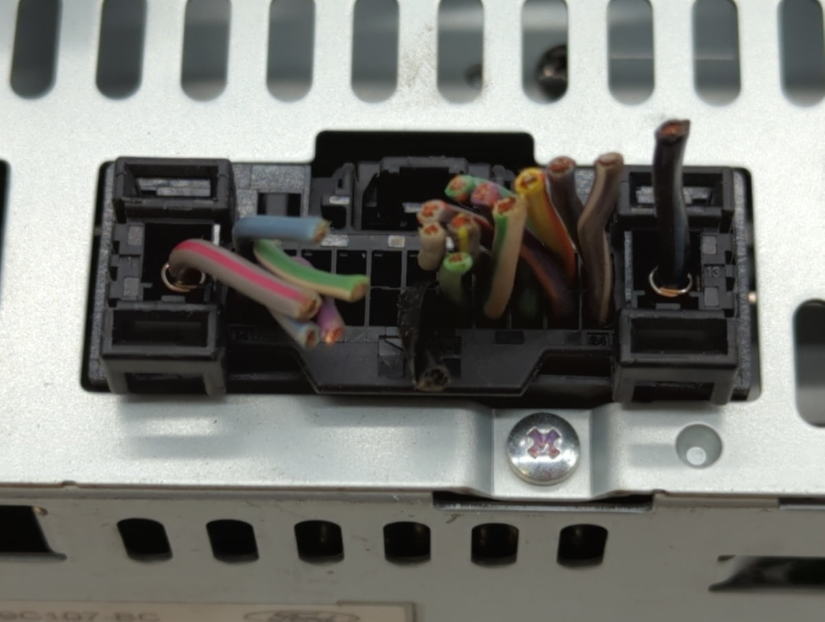 2012-2012 Ford Explorer Am Fm Cd Player Radio Receiver 553883 - Oemusedautoparts1.com