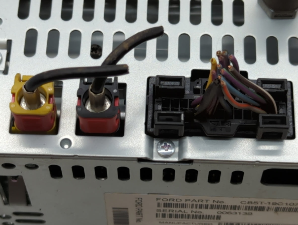 2012-2012 Ford Explorer Am Fm Cd Player Radio Receiver 553883 - Oemusedautoparts1.com