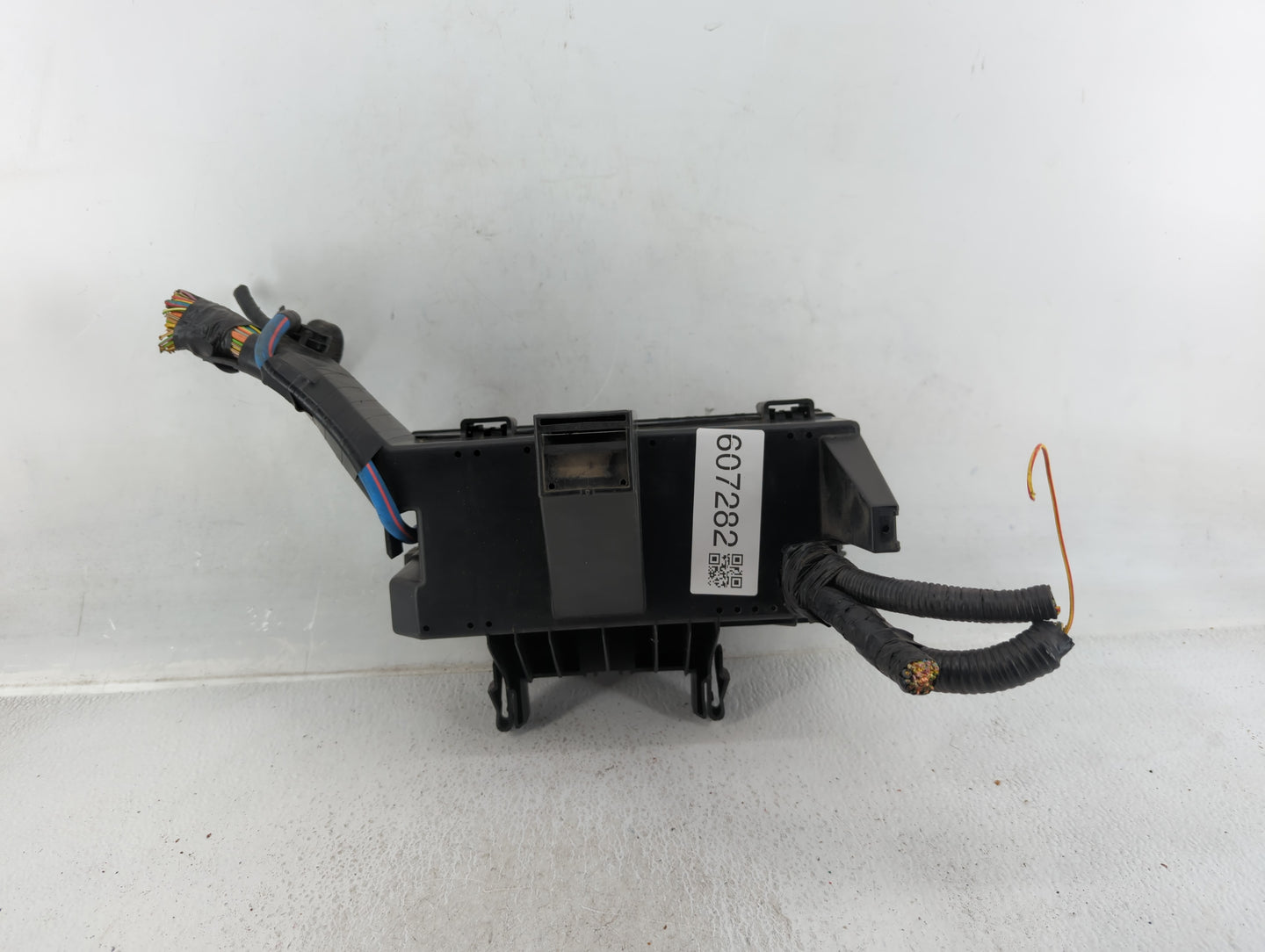 2011-2012 Ford Explorer Fusebox Fuse Box Panel Relay Module Fits Fits 2011 2012 OEM Used Auto Parts - Oemusedautoparts1.com