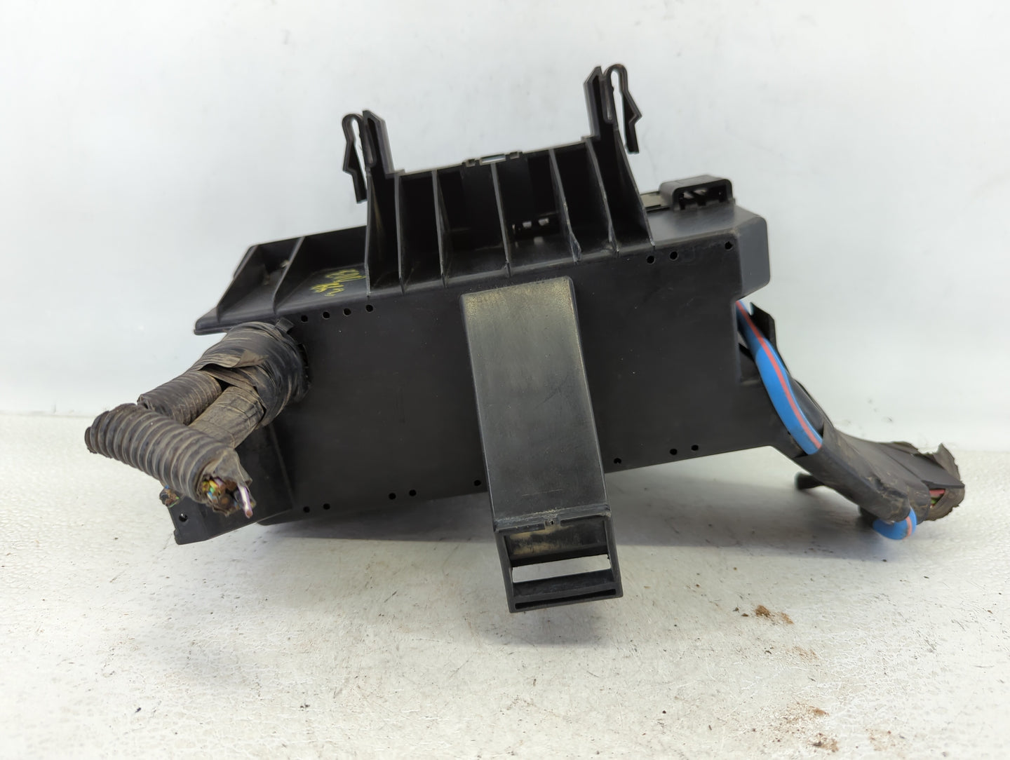 2011-2012 Ford Explorer Fusebox Fuse Box Panel Relay Module P/N:BT4T-14A003-AA Fits Fits 2011 2012 OEM Used Auto Parts - Oem