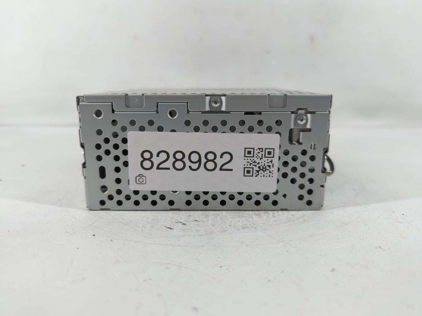 2011-2013 Ford Explorer Radio AM FM Cd Player Receiver Replacement P/N:CB5T-19C107-AB Fits Fits 2011 2012 2013 OEM Used Auto