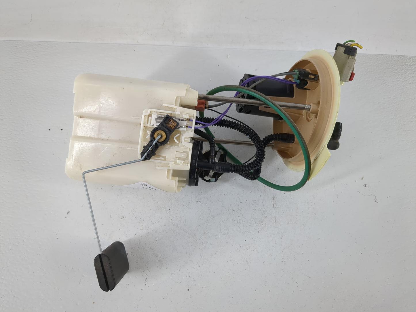 2012-2014 Ford F-150 Electrical Gas Fuel Pump Assembly - Oemusedautoparts1.com