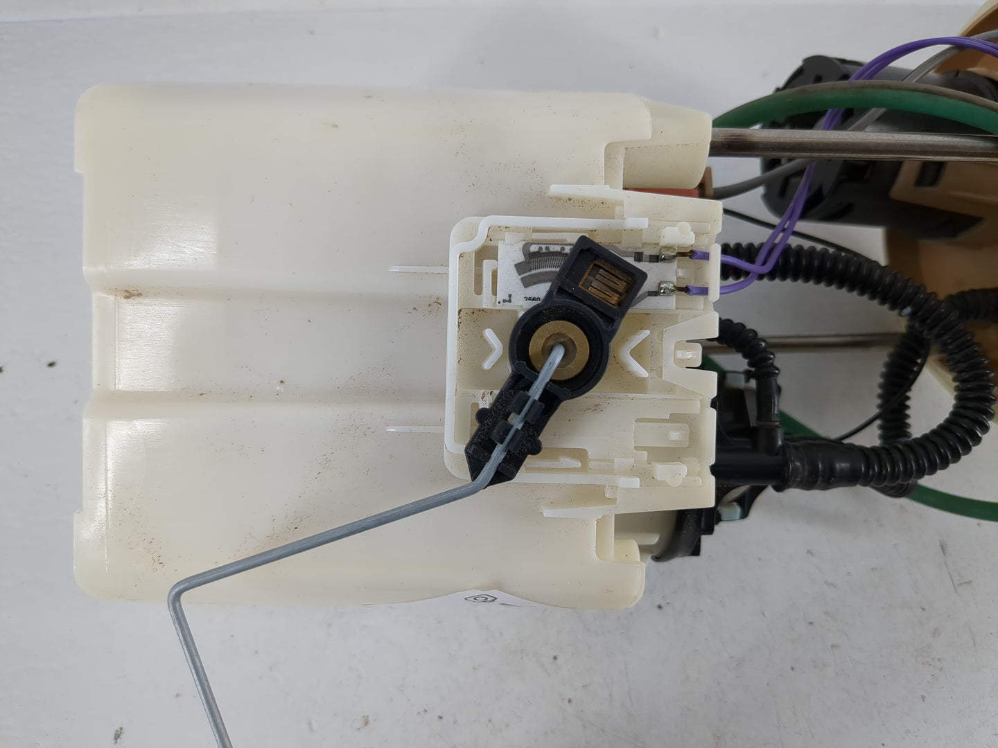 2012-2014 Ford F-150 Electrical Gas Fuel Pump Assembly - Oemusedautoparts1.com