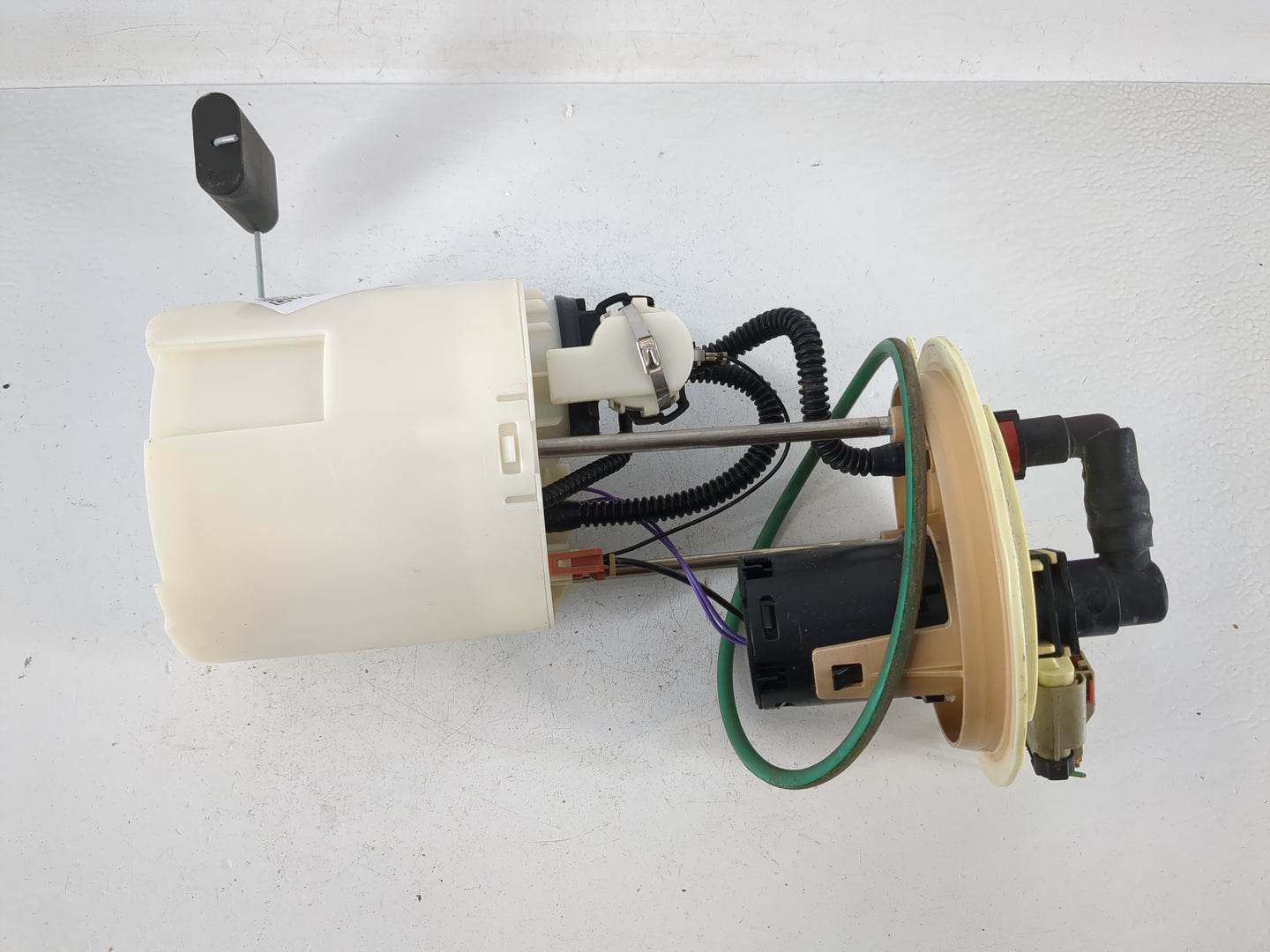 2012-2014 Ford F-150 Electrical Gas Fuel Pump Assembly - Oemusedautoparts1.com