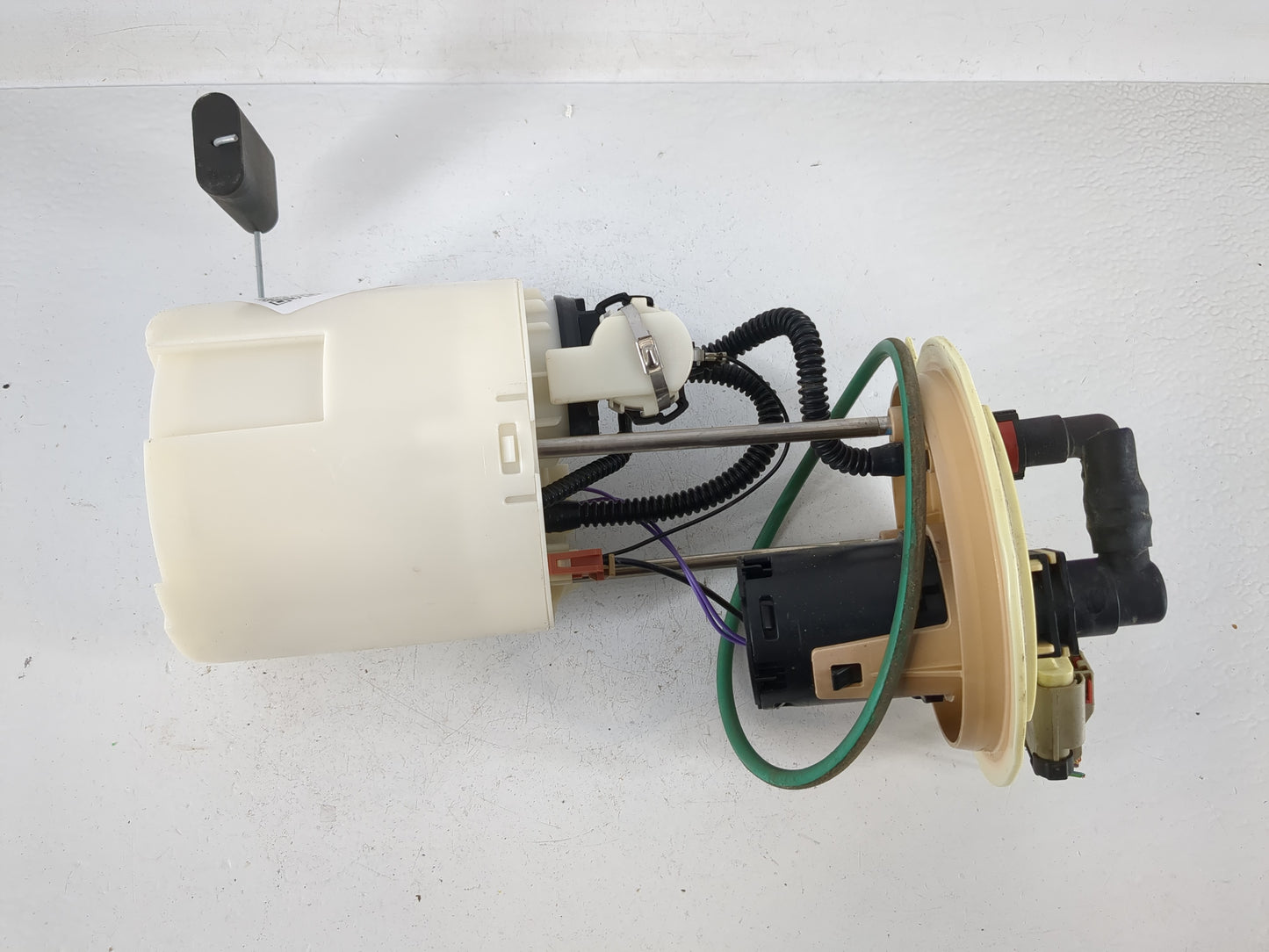 2012-2014 Ford F-150 Electrical Gas Fuel Pump Assembly - Oemusedautoparts1.com