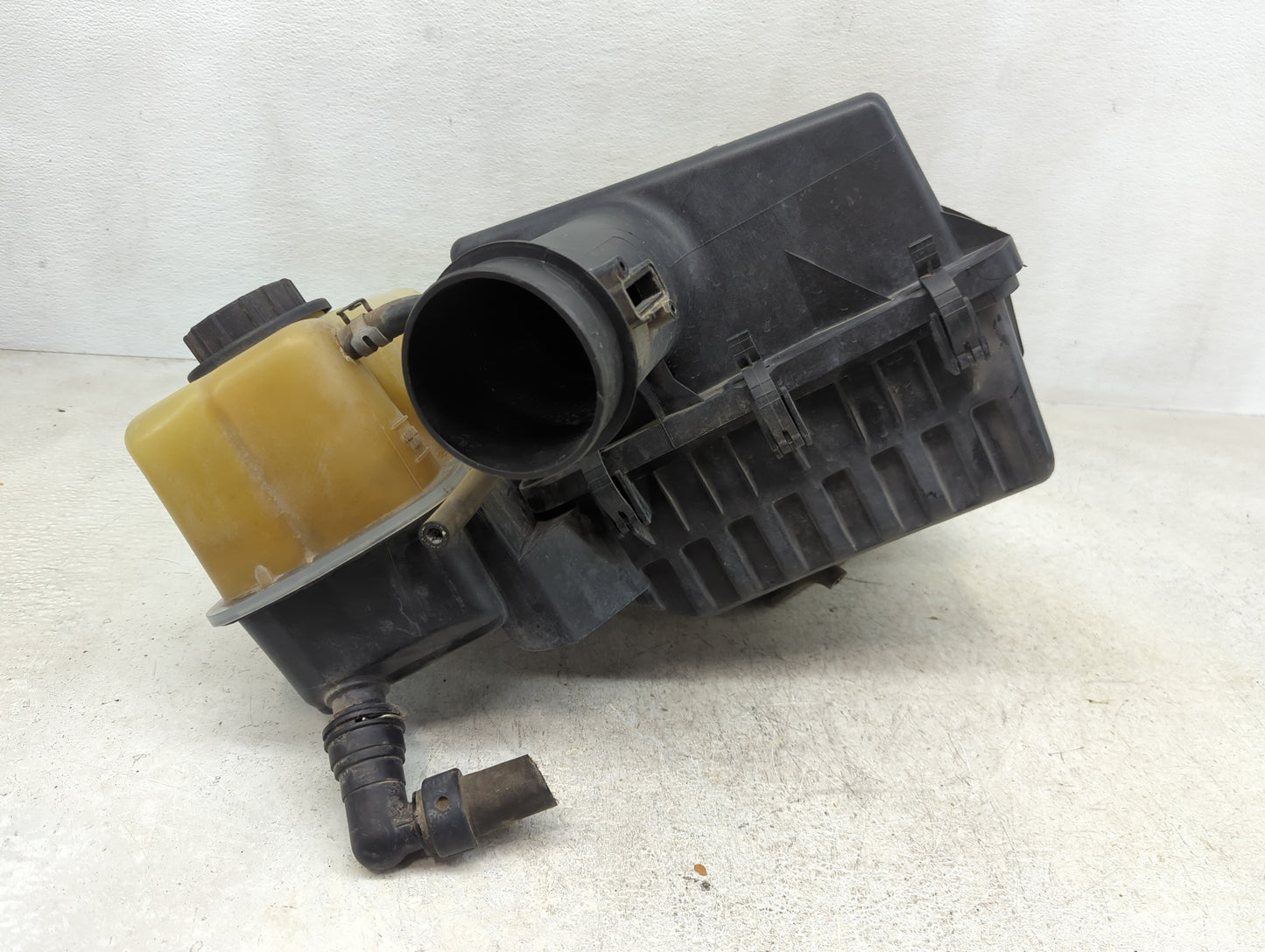 2012 Ford F-150 Air Cleaner Intake-duct Hose Tube 1392480 - Oemusedautoparts1.com