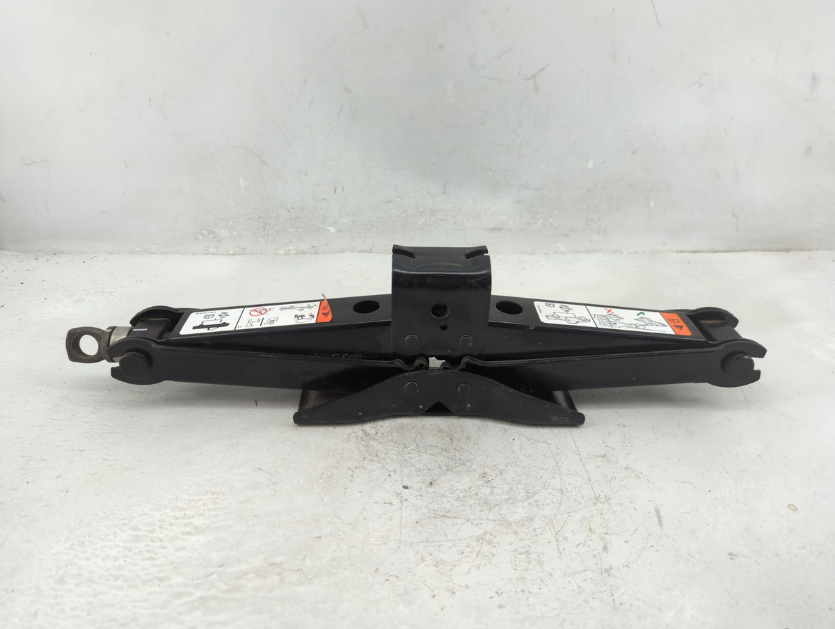 2012 Ford F-150 Spare Scissor Car Jack - Oemusedautoparts1.com