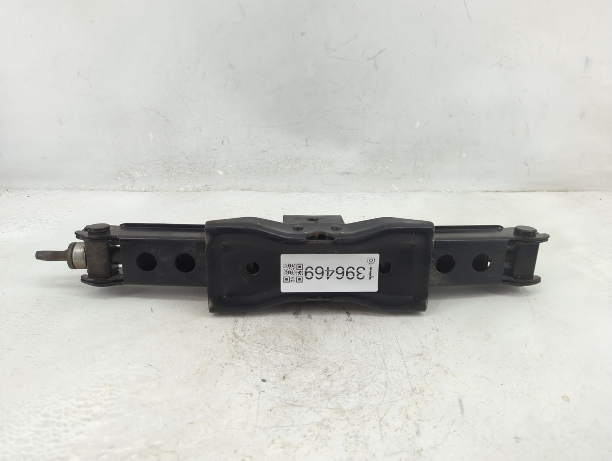 2012 Ford F-150 Spare Scissor Car Jack - Oemusedautoparts1.com