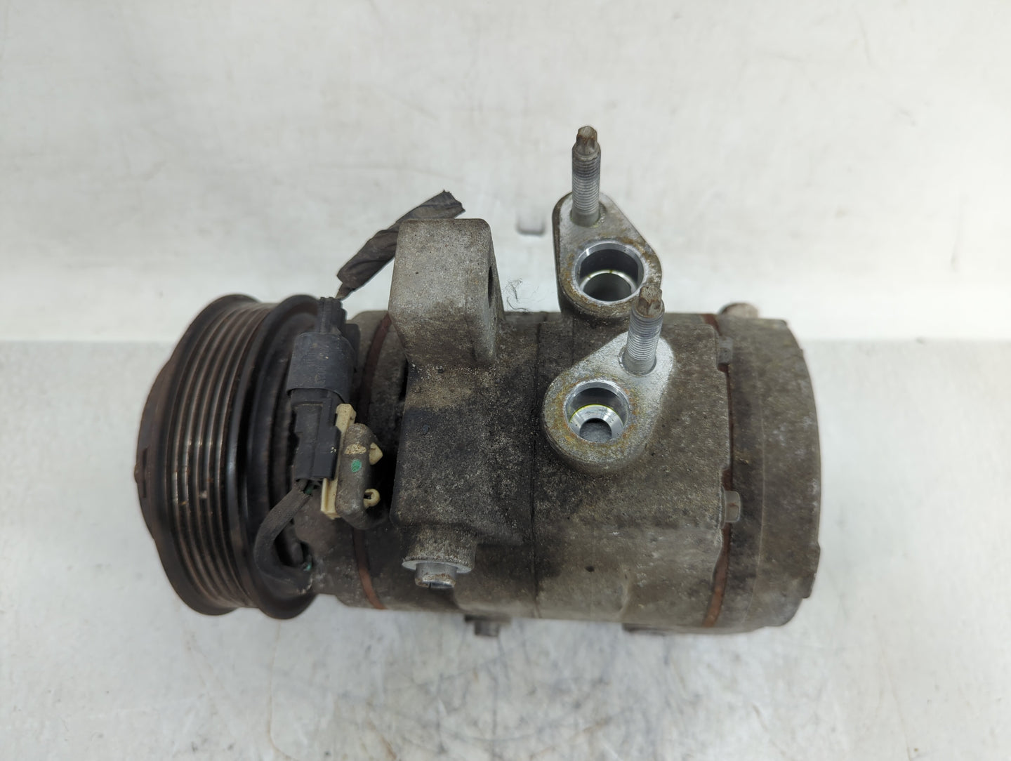 2011-2013 Ford F-150 Air Conditioning A/c Ac Compressor Oem - Oemusedautoparts1.com