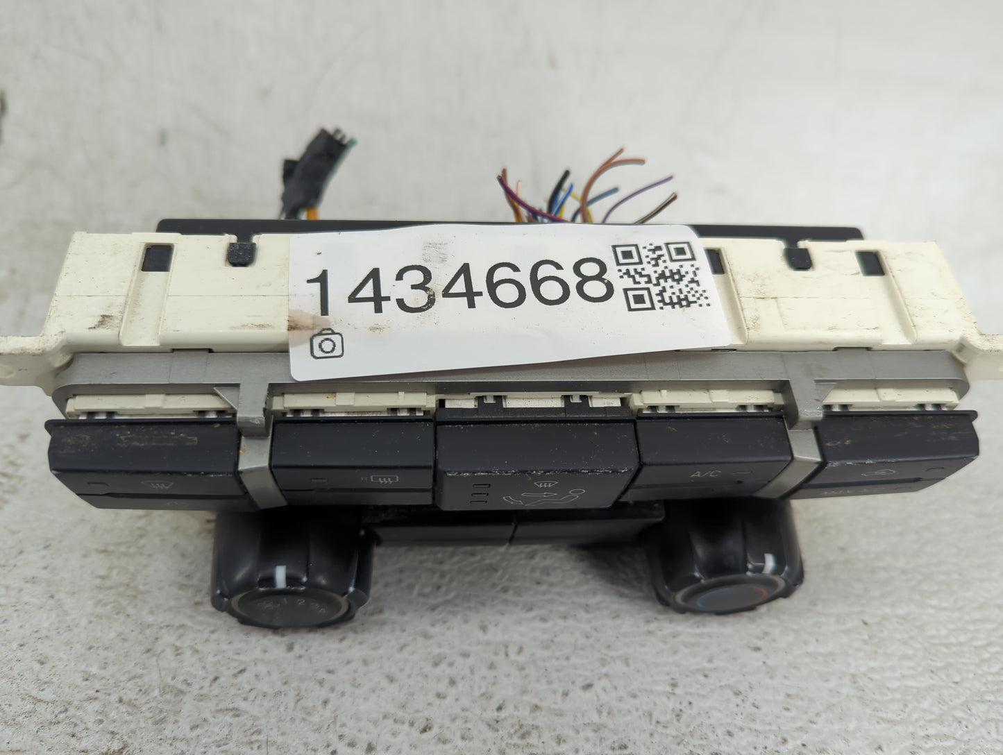2009 Ford F-150 Climate Control Module Temperature AC/Heater Replacement P/N:EWTC 19980 Fits OEM Used Auto Parts - Oemusedau