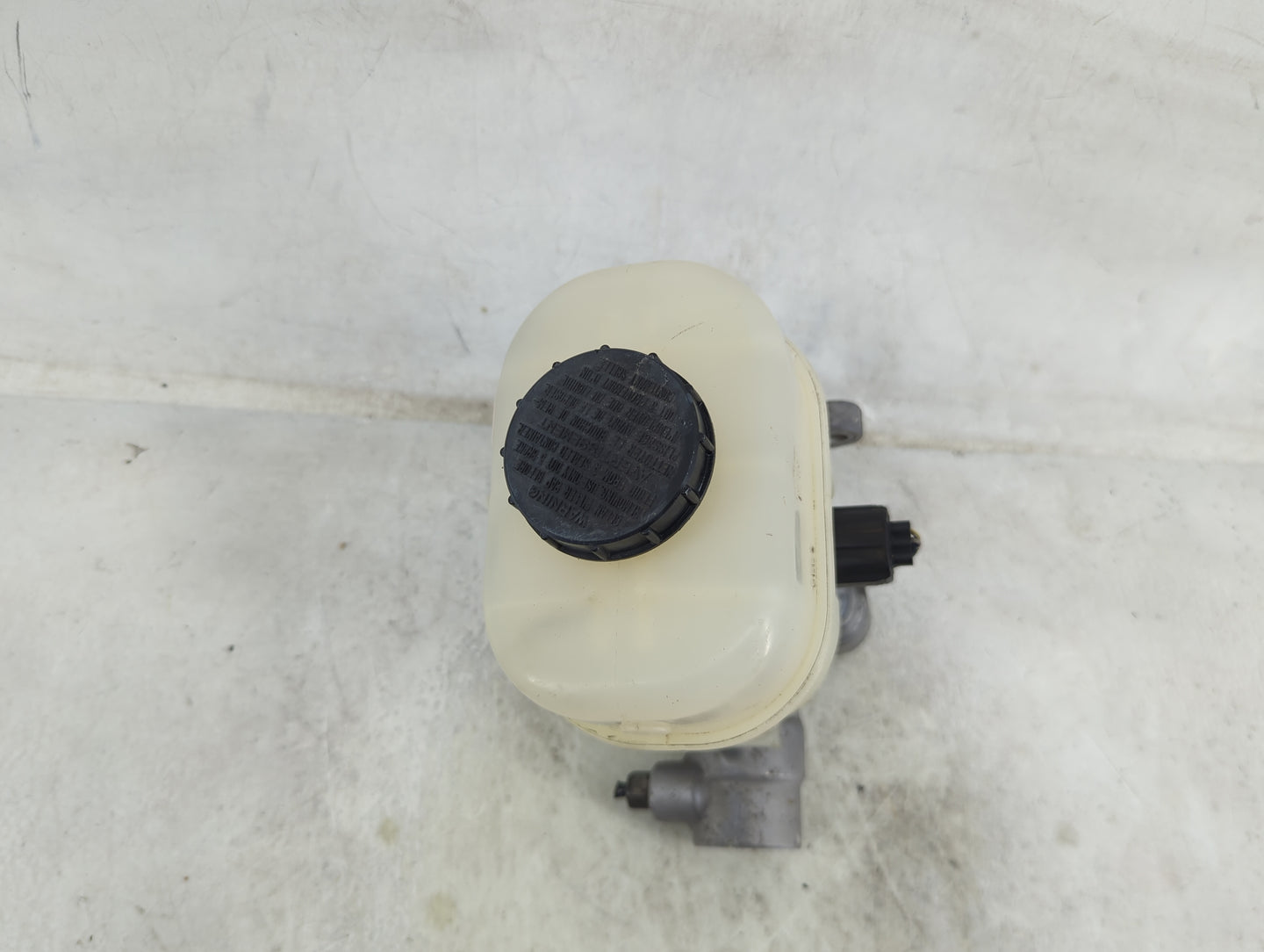 2011-2013 Ford F-150 Brake Master Cylinder 1490735 - Oemusedautoparts1.com