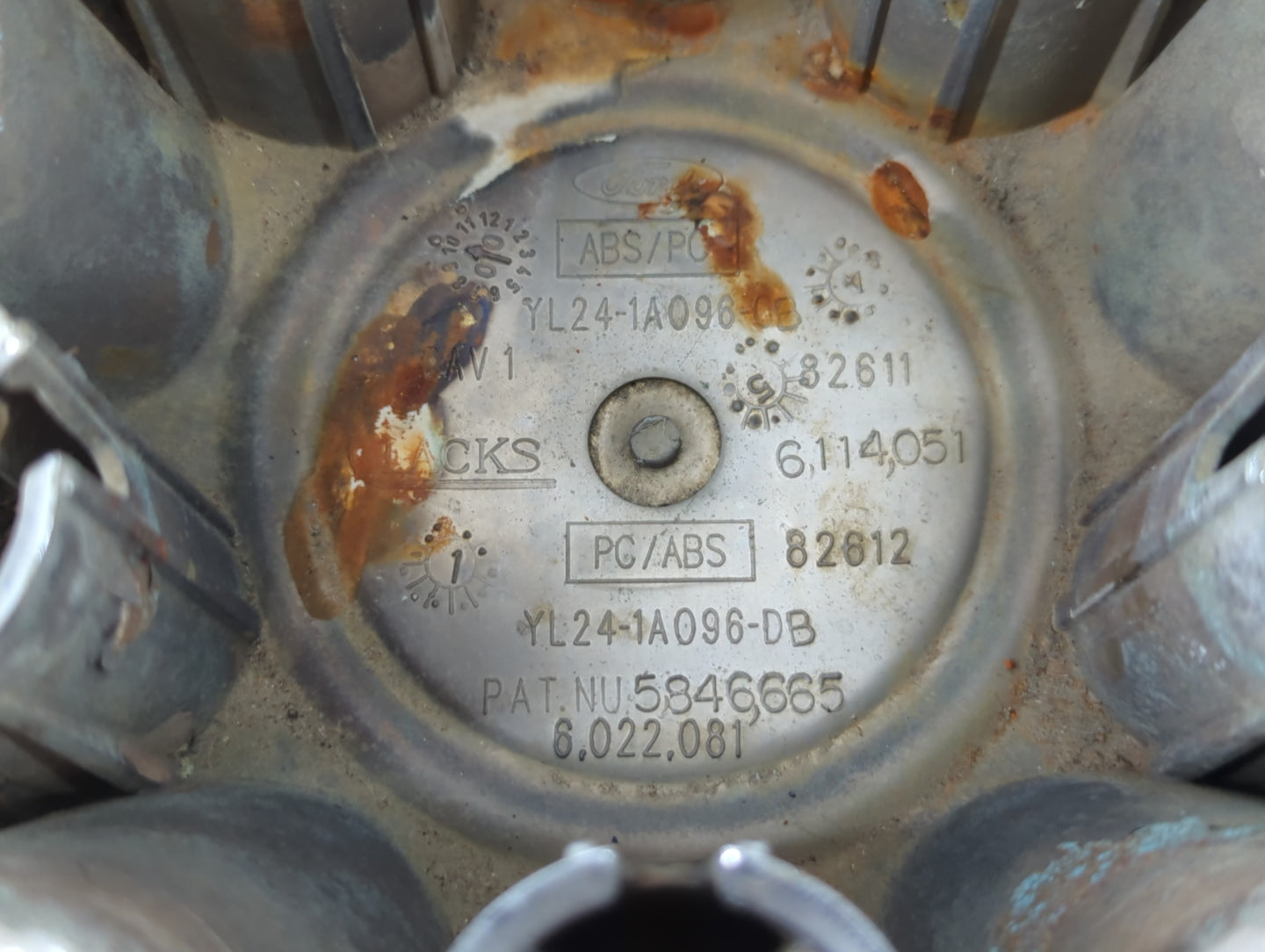 2012 Ford F-150 Rim Wheel Center Cap - Oemusedautoparts1.com