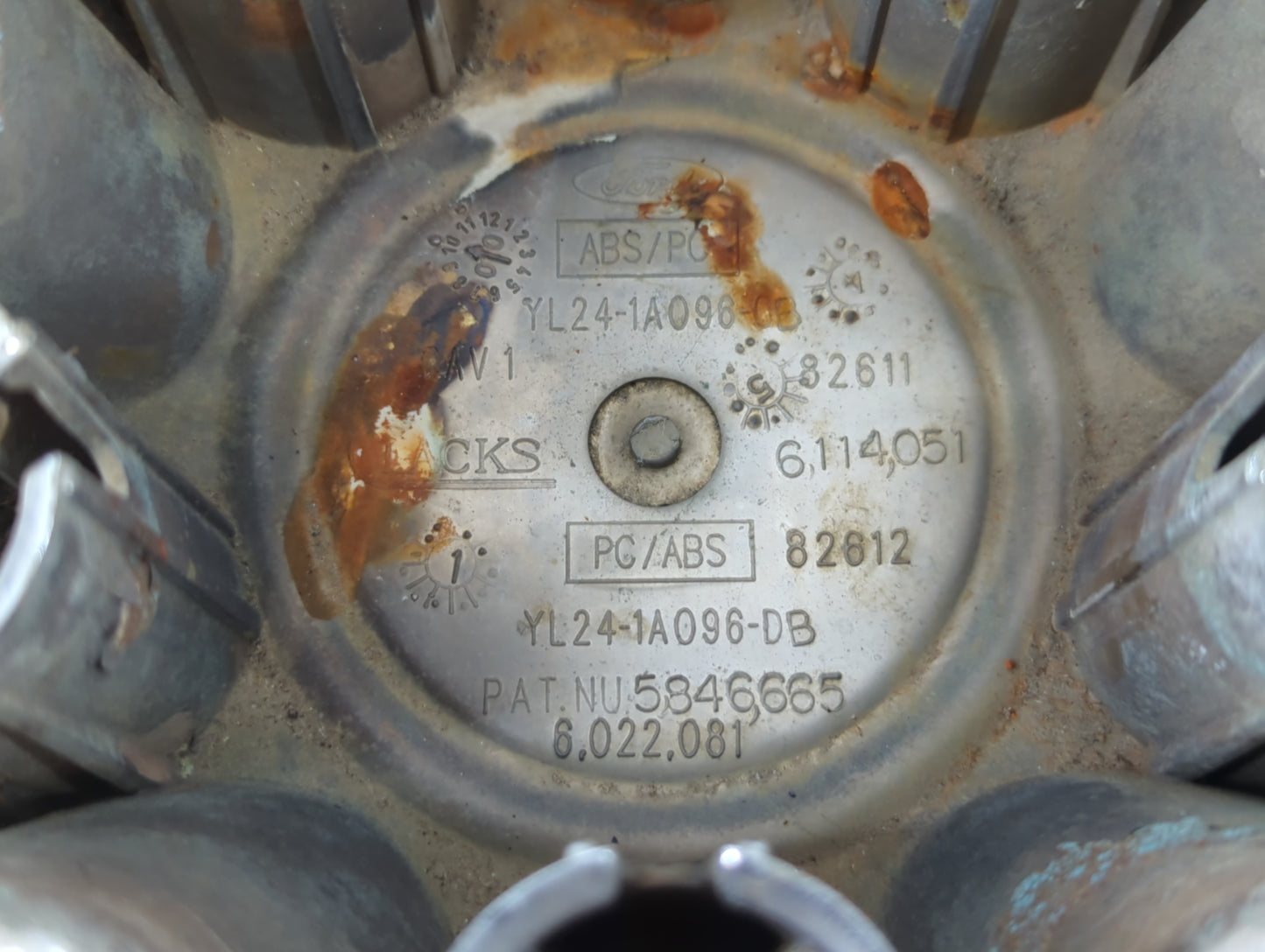 2012 Ford F-150 Rim Wheel Center Cap - Oemusedautoparts1.com